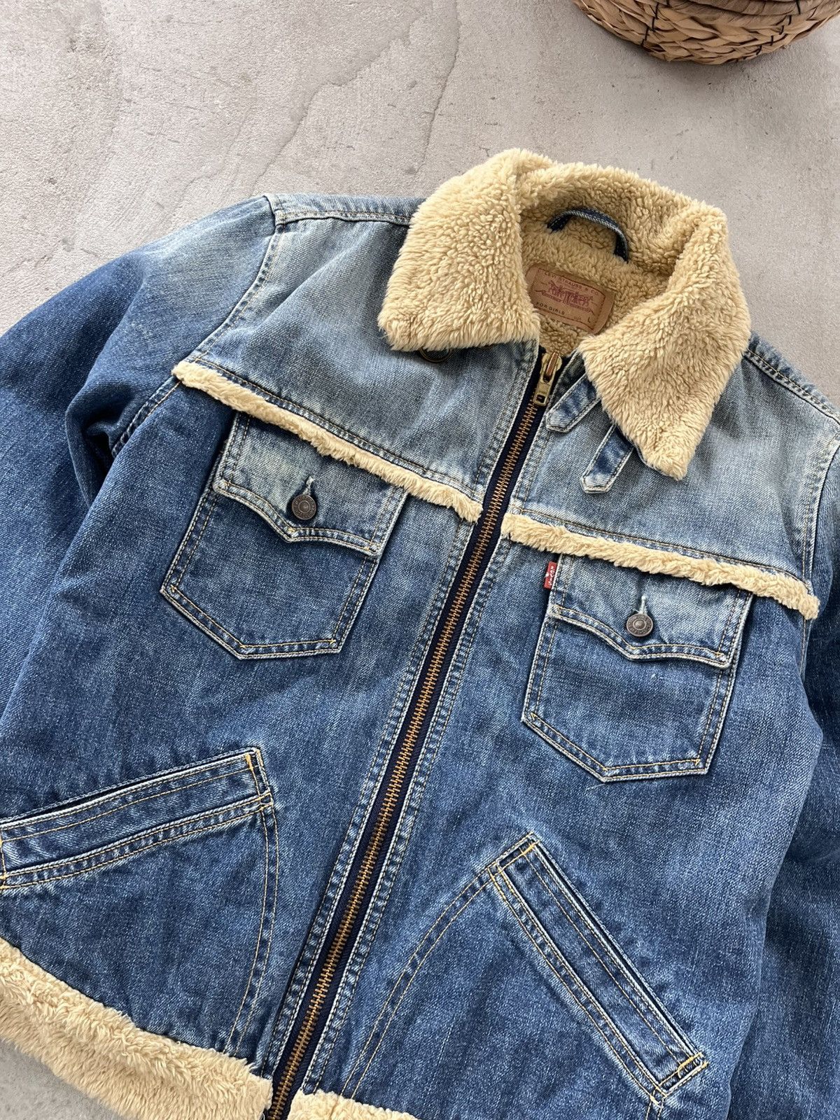 Levi's Vintage Levis Washed Denim Sherpa Bomber Jacket Avantgarde Size L / US 10 / IT 46 - 9 Thumbnail