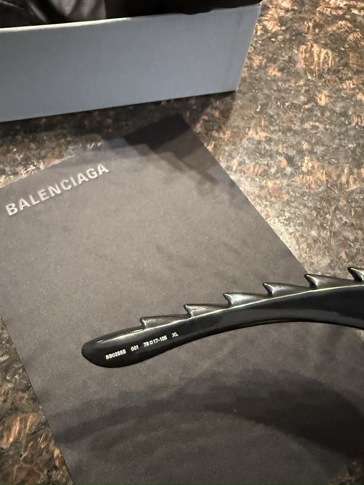 Balenciaga Balenciaga spike sunglasses in black Size ONE SIZE - 7 Thumbnail
