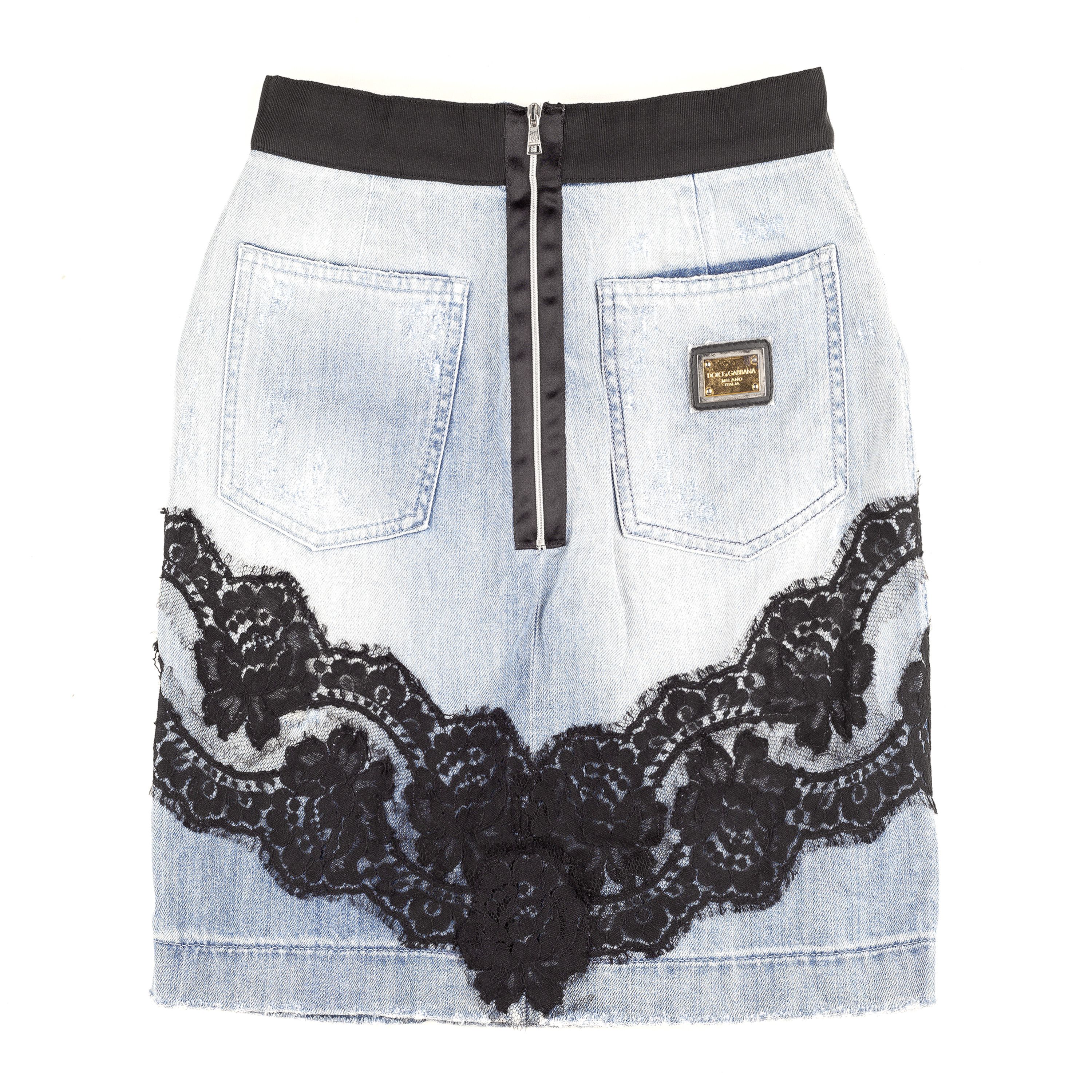 Dolce & Gabbana Dolce & Gabbana Vintage Midi Light Denim Skirt (XS) Size 25" / US 0 / IT 36 - 2 Thumbnail