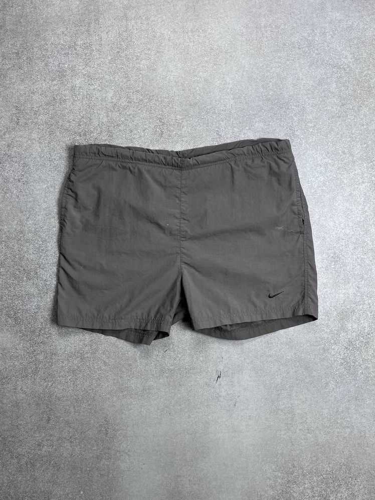 Other Vintage 90's Nike Swoosh Baggy Nylon Sportwear Shorts M Size US 32 / EU 48 - 1 Thumbnail