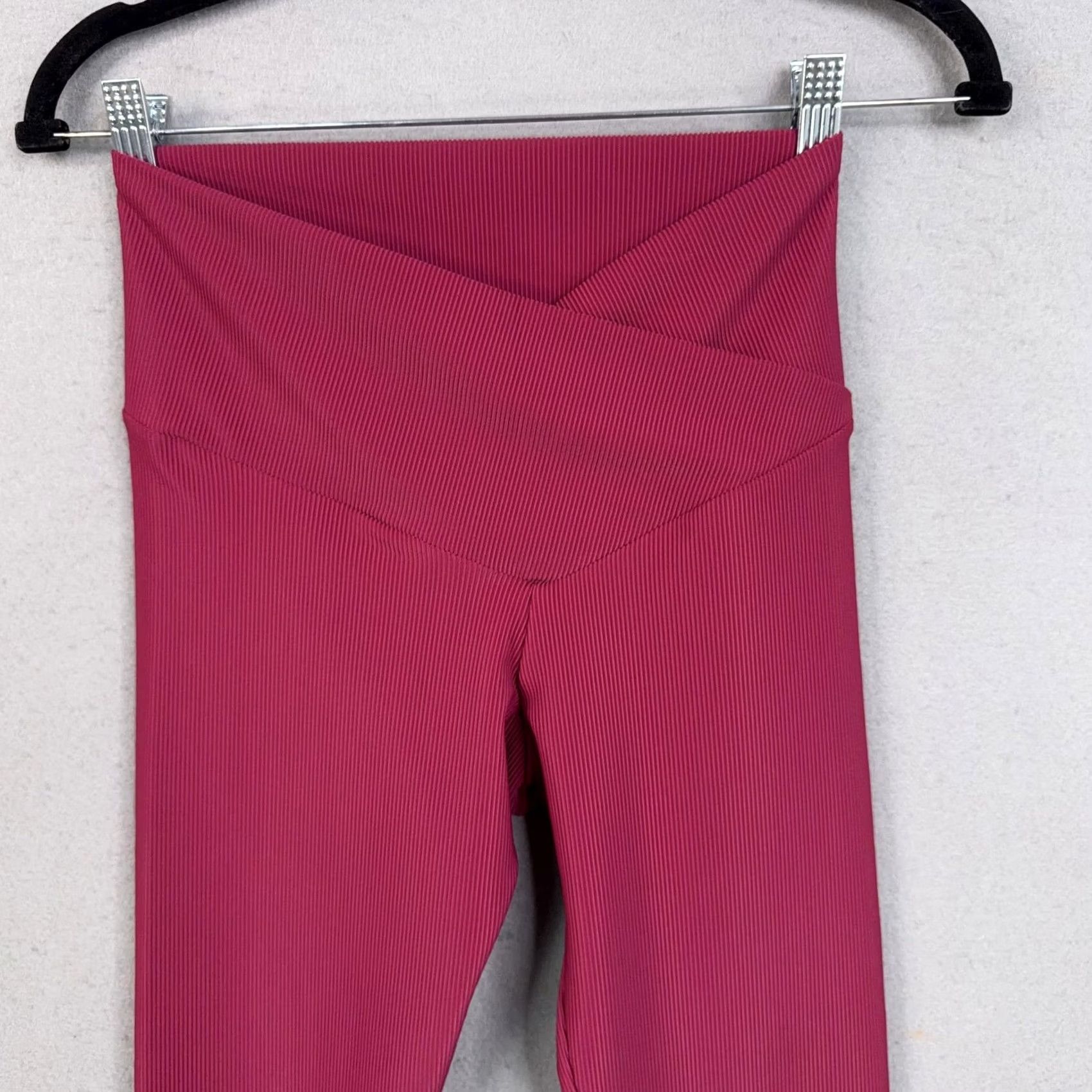 Vintage Onzie Leggings Womens Pink Ribbed High Rise Crossover Ankle Yoga Pants Size 28" / US 6 / IT 42 - 2 Thumbnail