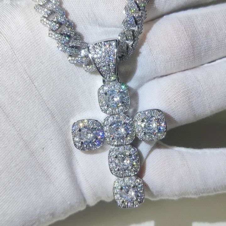 Jewelry Iced Out Diamond Jesus Cross Necklace Size ONE SIZE - 4 Thumbnail