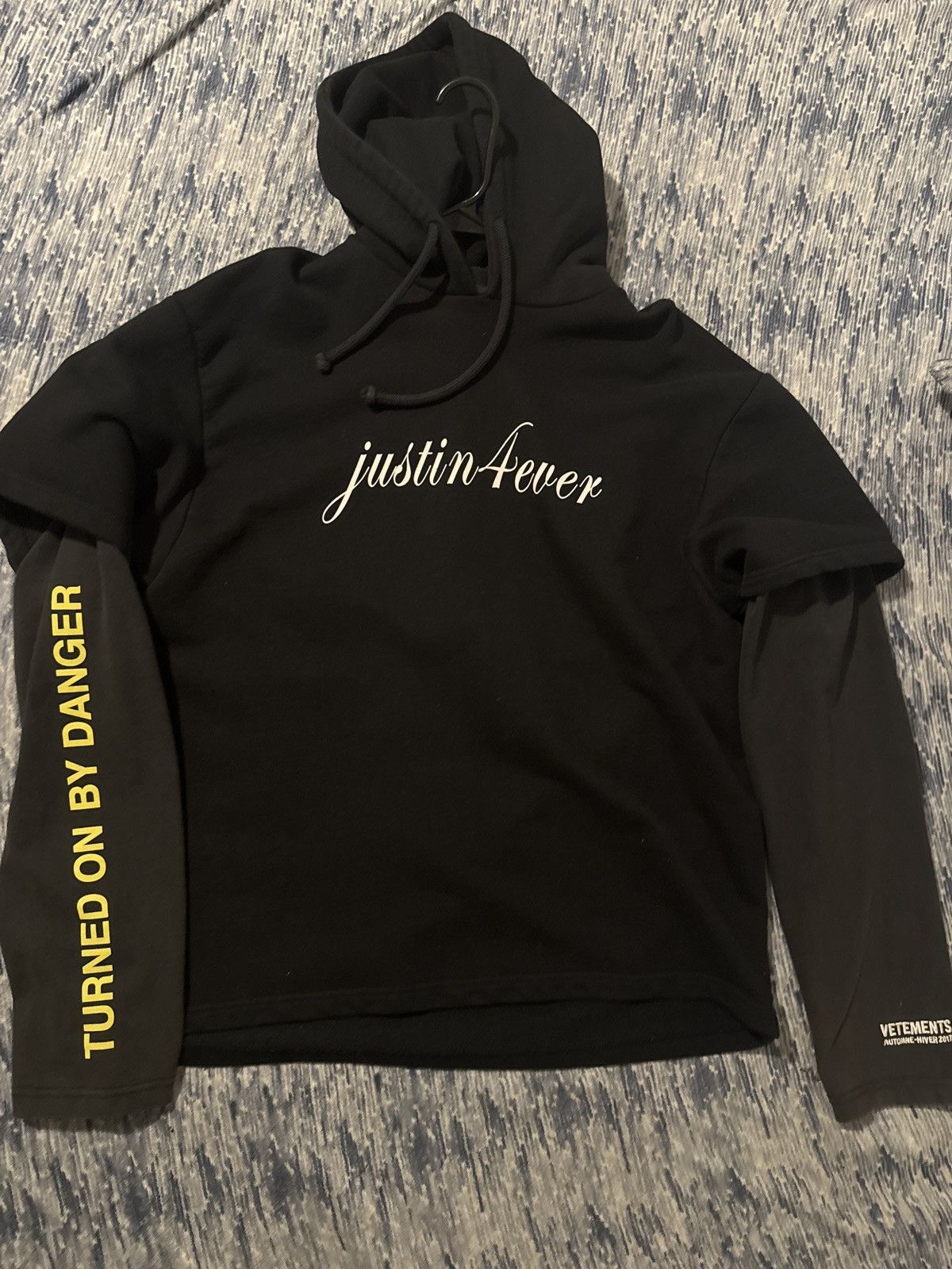 トップス VETEMENTS Justin 4Ever 24297132?w=400