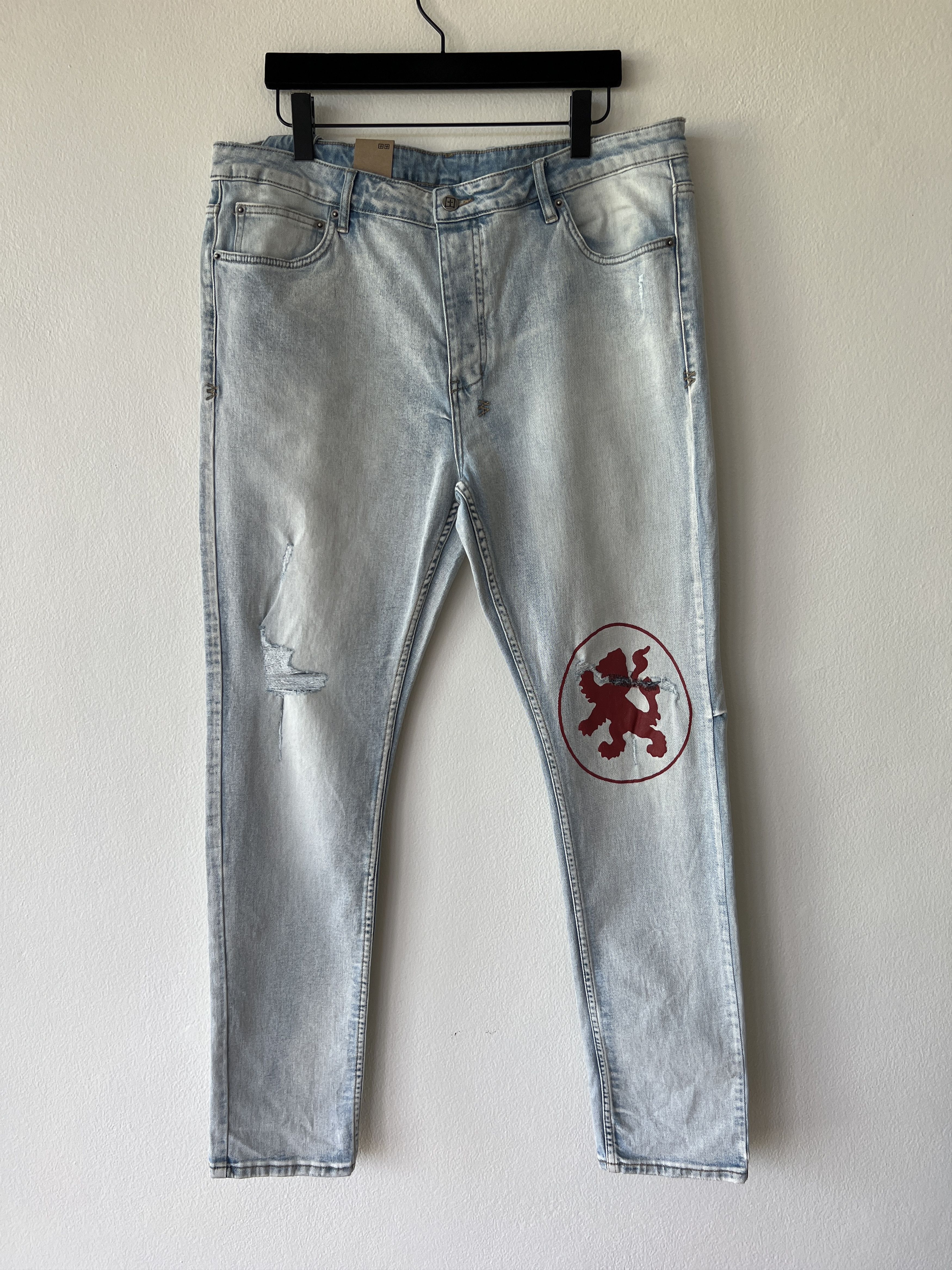 denim jean chitch 40 slim light blue red lion print trashed