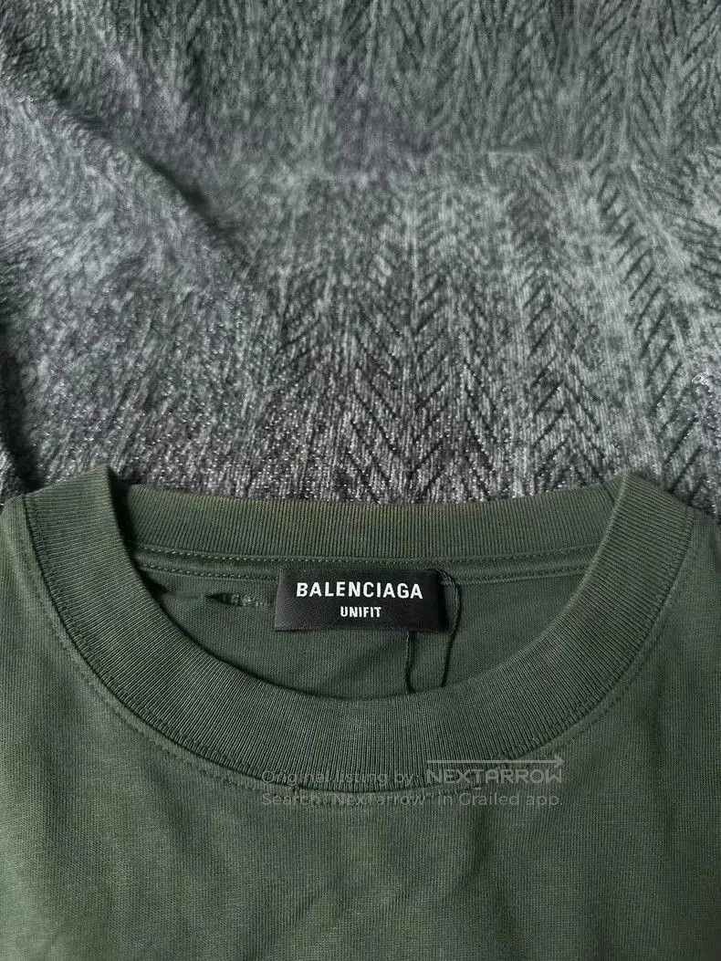 Balenciaga Balenciaga Distressed Logo Short Sleeve Tee. Size US S / EU 44-46 / 1 - 3 Thumbnail