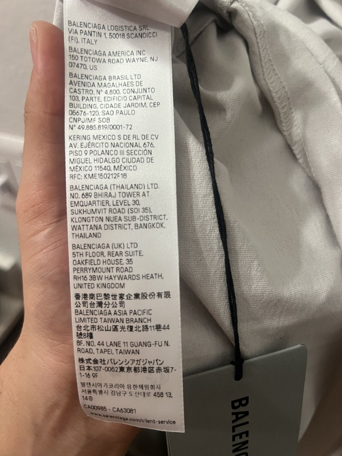 Balenciaga Balenciaga Distressed t-shirt Size US M / EU 48-50 / 2 - 9 Thumbnail