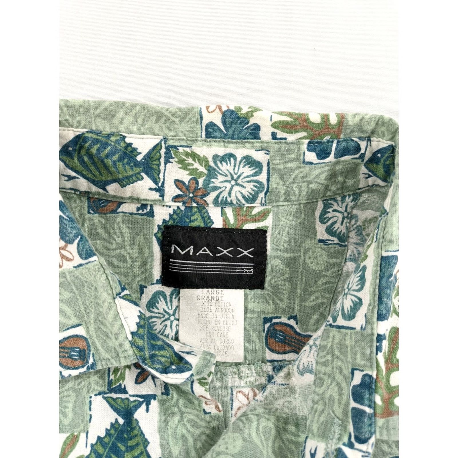 Vintage VINTAGE Maxx FM Hawaiian Shirt Men's Size Large Short Sleeve Button Up Tropical Gray Floral Pattern Casual Button-Up Shirts Mens Size US L / EU 52-54 / 3 - 4 Thumbnail
