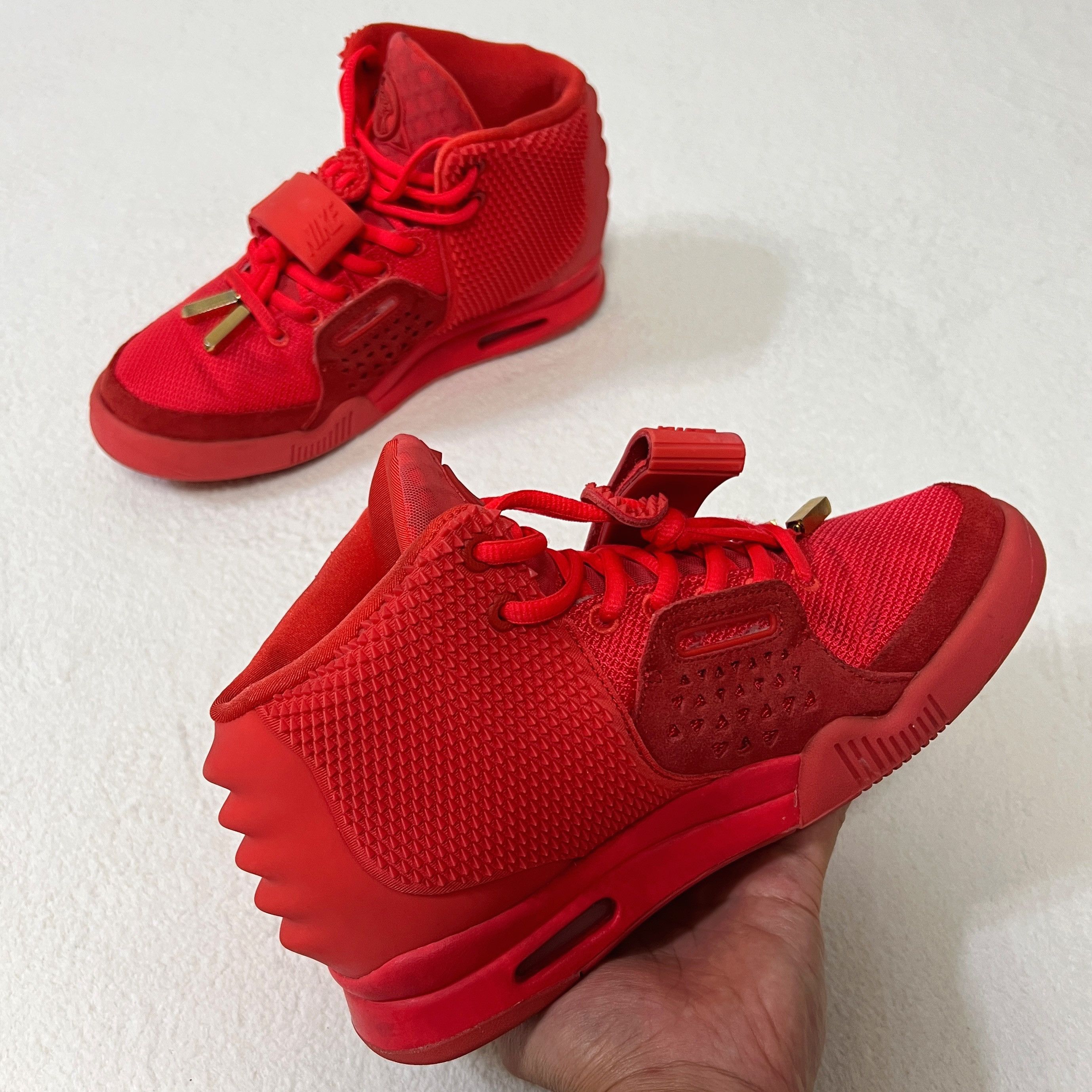 Nike Nike Air Yeezy 2 Red October (508214-660) Size US 6.5 / EU 39-40 - 5 Thumbnail