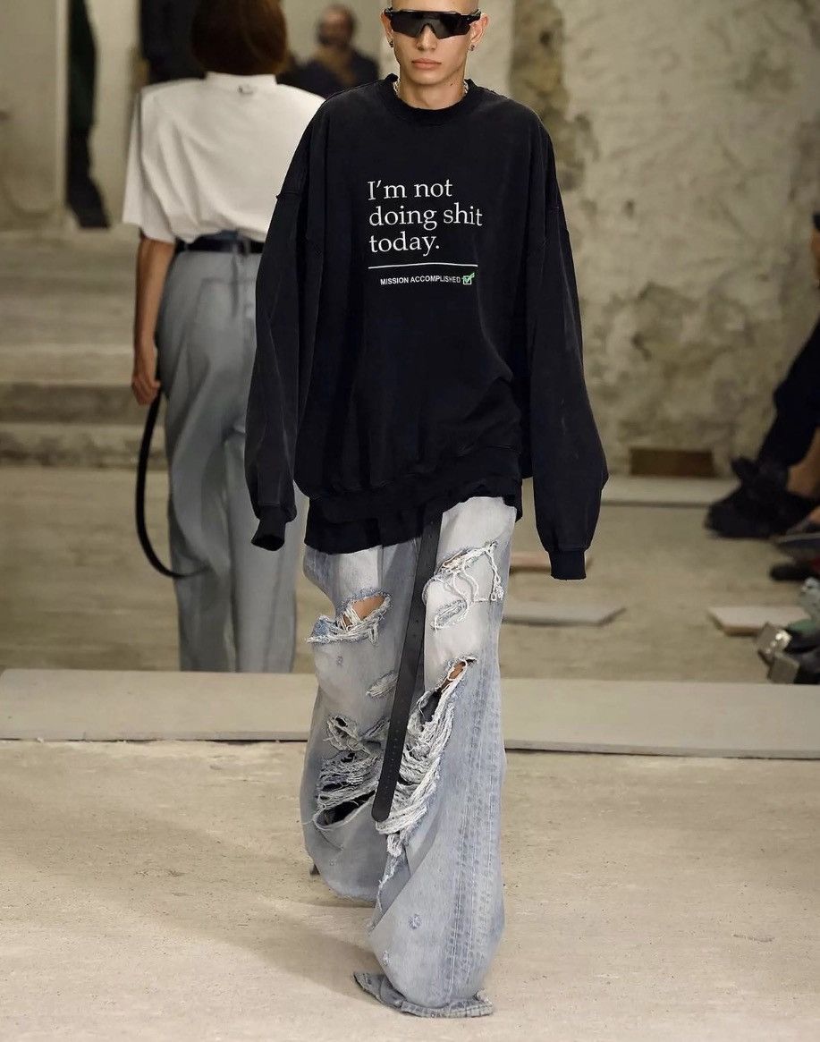 Vetements Vetements distressed baggy jeans 23ss Size US 32 / EU 48 - 2 Thumbnail
