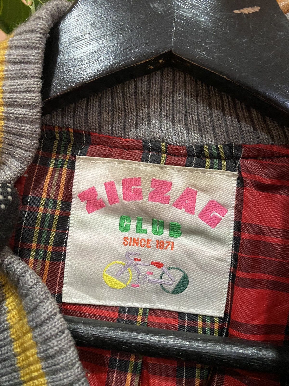Japanese Brand Vintage Zigzag Club Varsity Jacket Retro Letterman Jacket Size US L / EU 52-54 / 3 - 4 Thumbnail