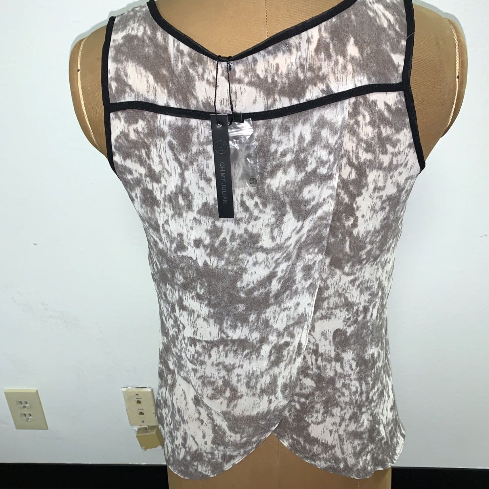 Vintage Oh My Julian Tank Top Womens Size S Sleeveless Button Down Black Gray Sheer NWT Size S / US 4 / IT 40 - 4 Thumbnail