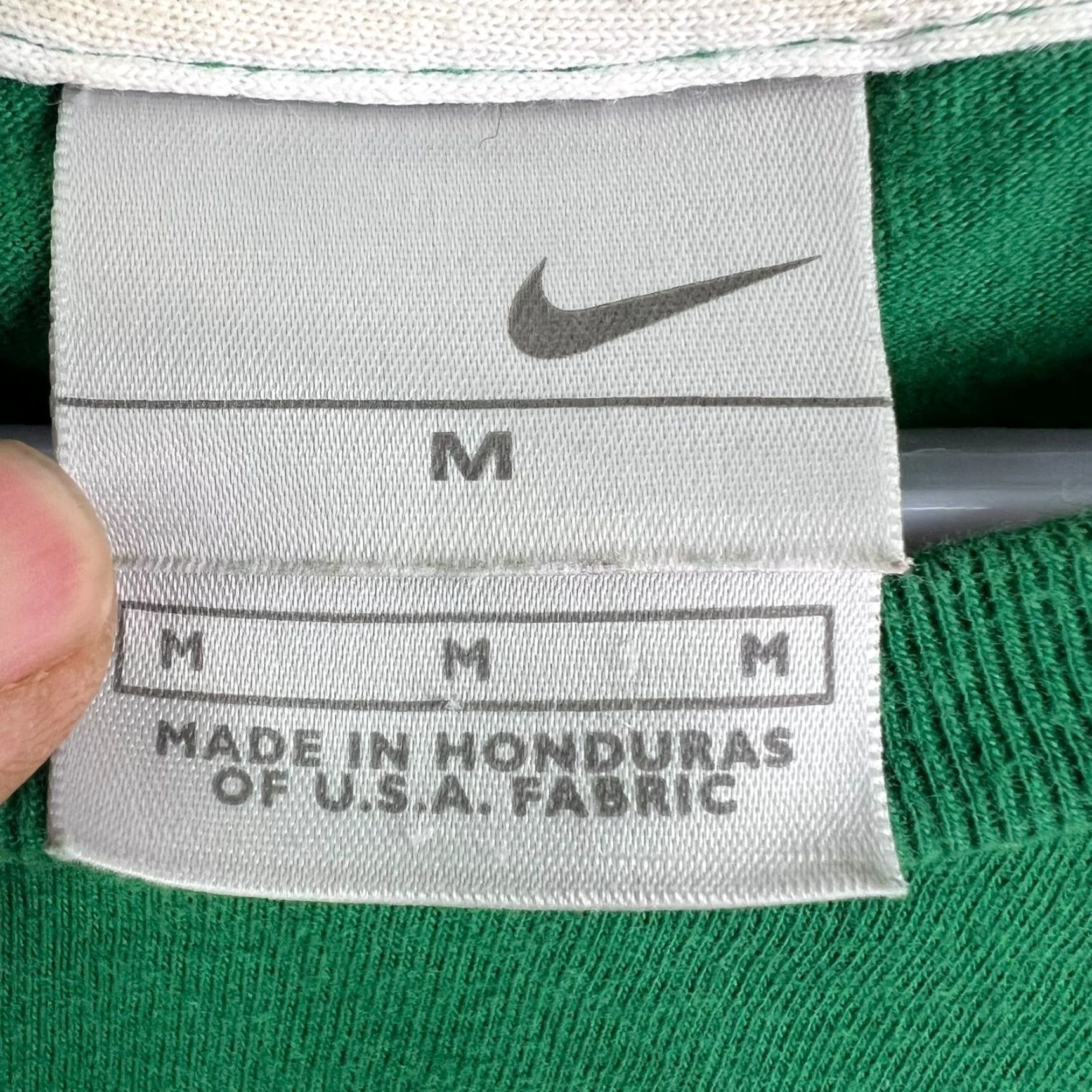 Nike VINTAGE Nike 90s Graphic Print T-Shirt Adult Large Green Sports Mens Size US L / EU 52-54 / 3 - 4 Thumbnail