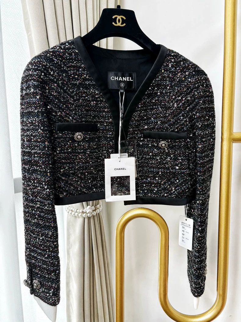 Chanel Chanel 20A popular black and silver illusion sequin short Size XS / US 0-2 / IT 36-38 - 1 Thumbnail