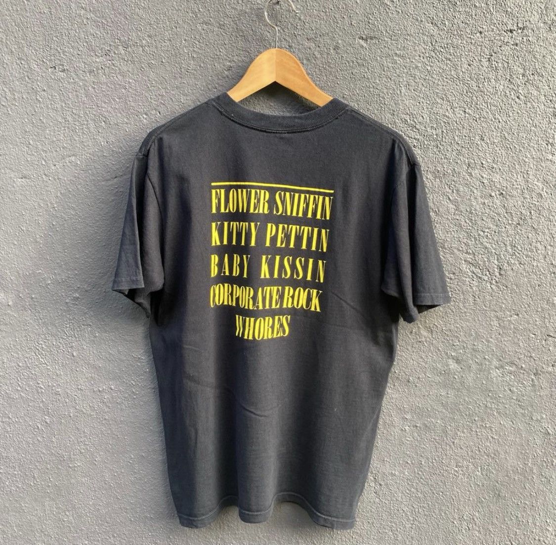 Band Tees Thrashed Faded Y2k Nirvana Band Tee Size US M / EU 48-50 / 2 - 3 Thumbnail