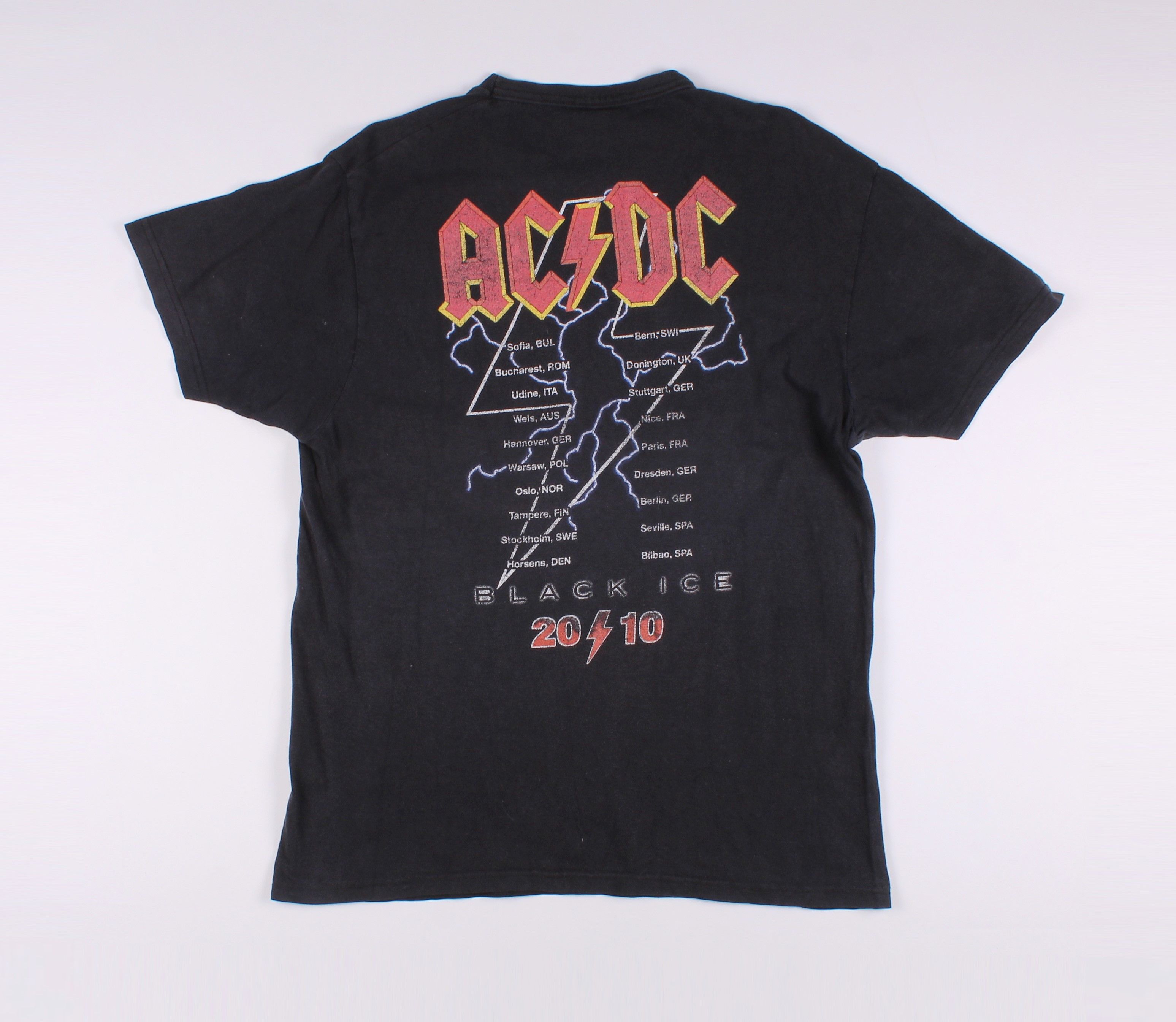 Band Tees Vintage 2010 ACDC Black Ice Tour T-shirt Size US M / EU 48-50 / 2 - 7 Thumbnail