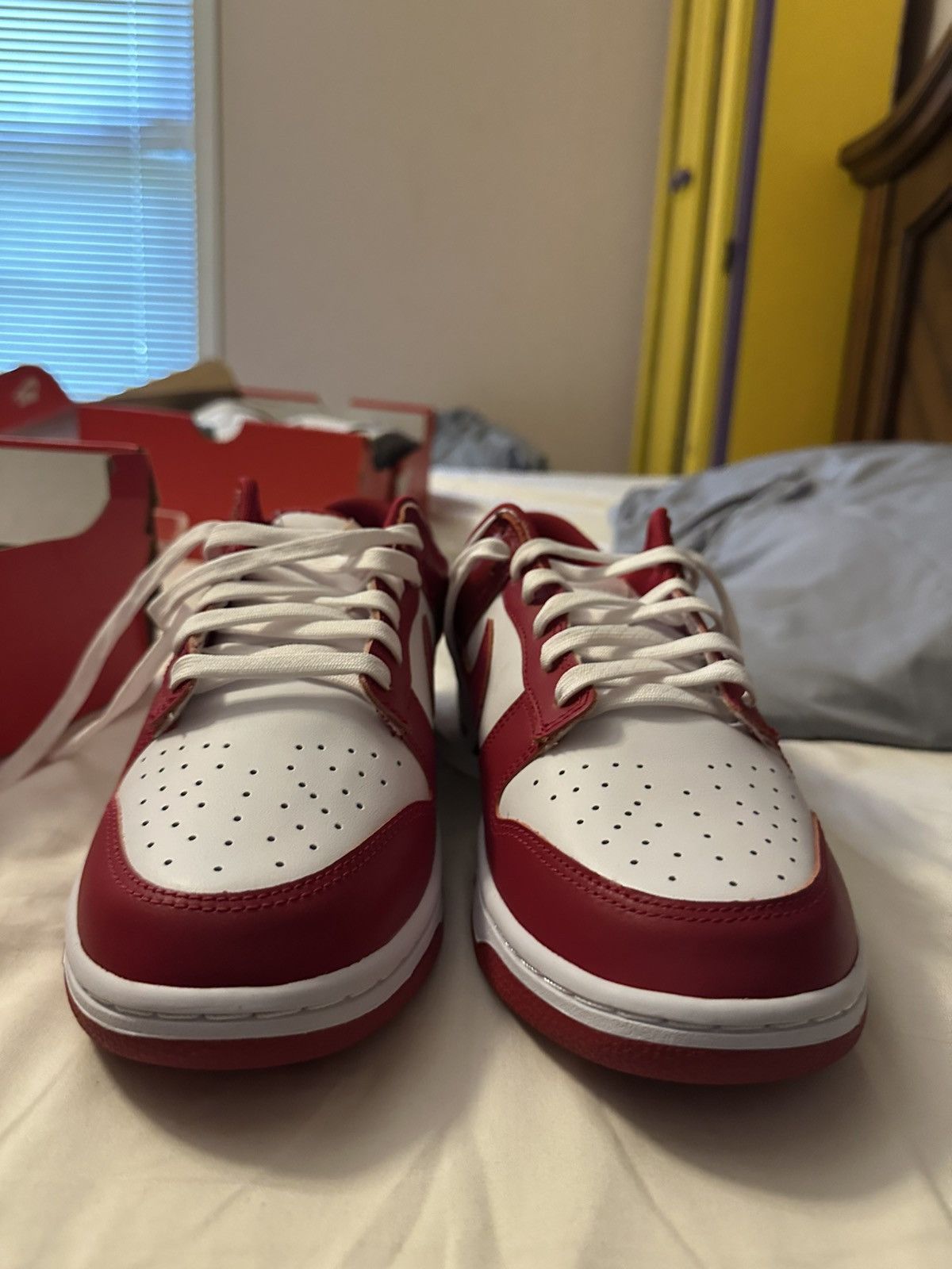 Nike Dunk 9.5 Red/White Size US 9.5 / EU 42-43 - 4 Thumbnail