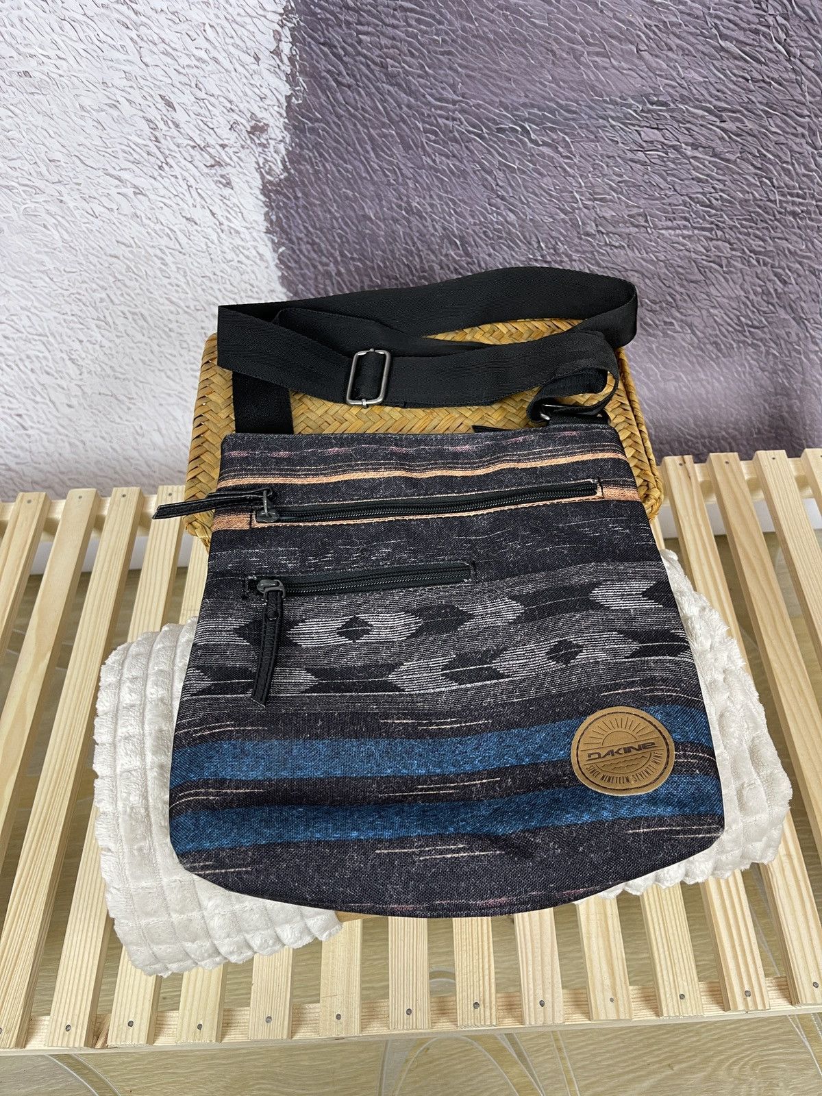 Dakine Dakine ornament multicolour Aztec crossbody bag Size ONE SIZE - 4 Thumbnail