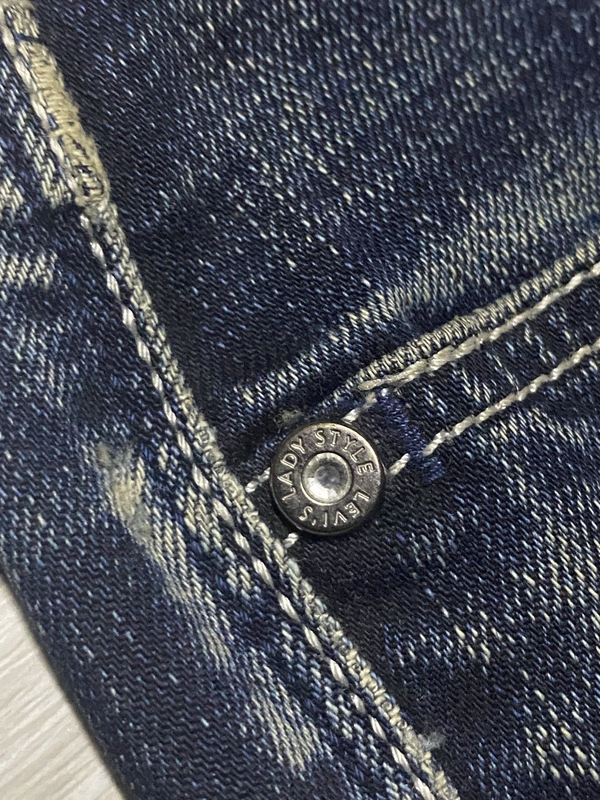Levi's Woman Vintage Levis Lady Style Blue Wash Flare Jeans Size US 28 / EU 44 - 7 Thumbnail