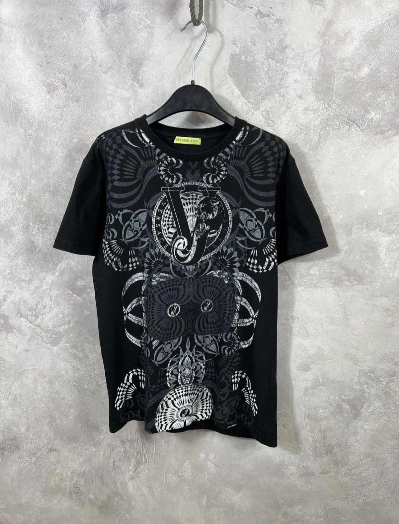 Versace × Vintage Vintage Versace Y2k Tee Size US S / EU 44-46 / 1 - 1 Thumbnail