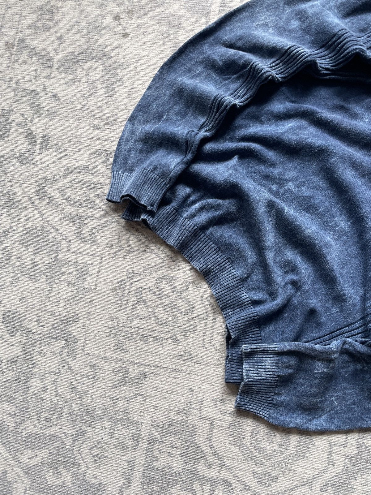 Vintage Vintage Armani Sweater Avant Garde Washed Y2K Slim Japanese Size US M / EU 48-50 / 2 - 7 Thumbnail