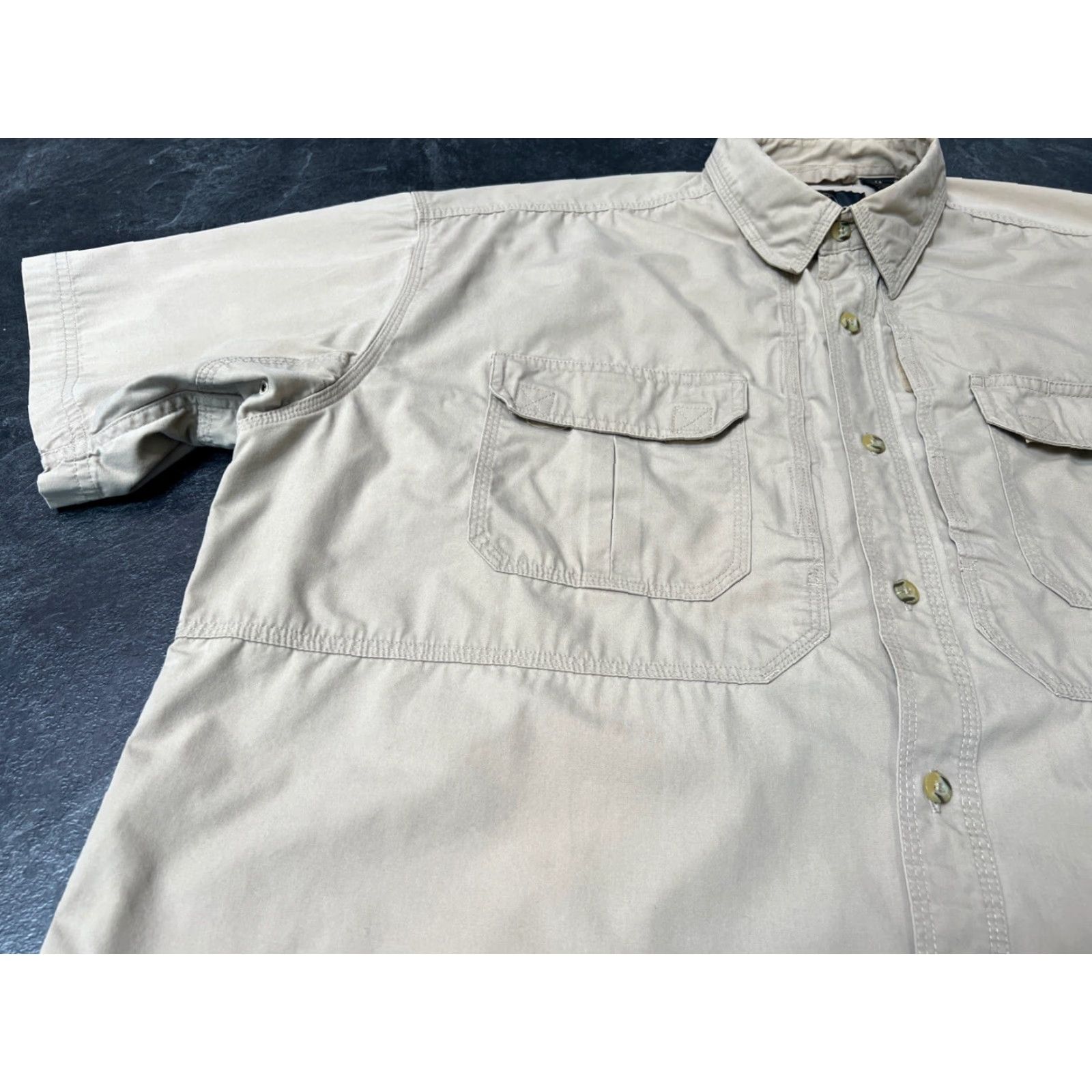 Vintage RedHead Men's XL Khaki Button-Up Shirt Short Sleeve with Front Pockets and Pleated Back Size US XL / EU 56 / 4 - 4 Thumbnail