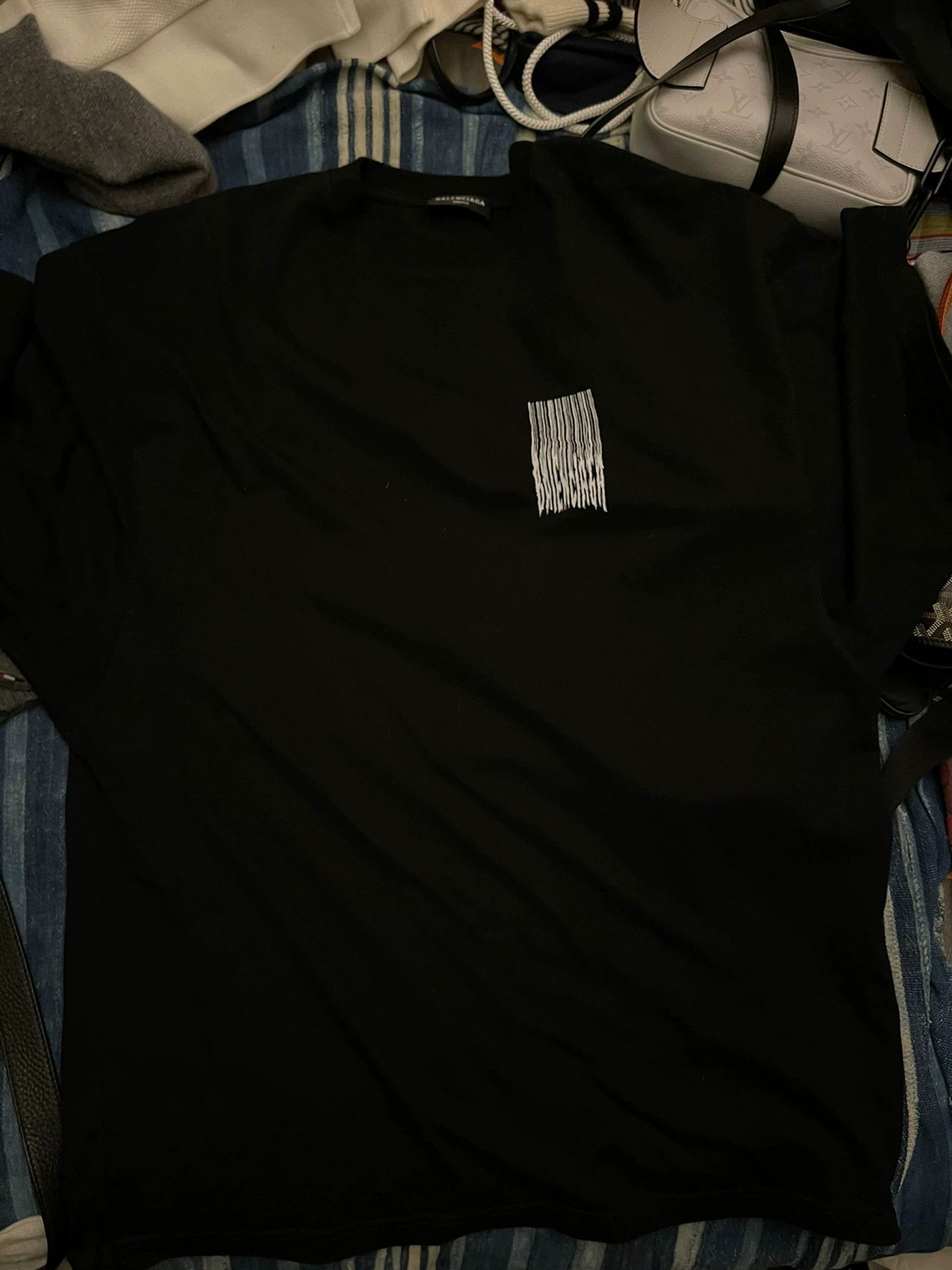 balenciaga black waterfall logo tee