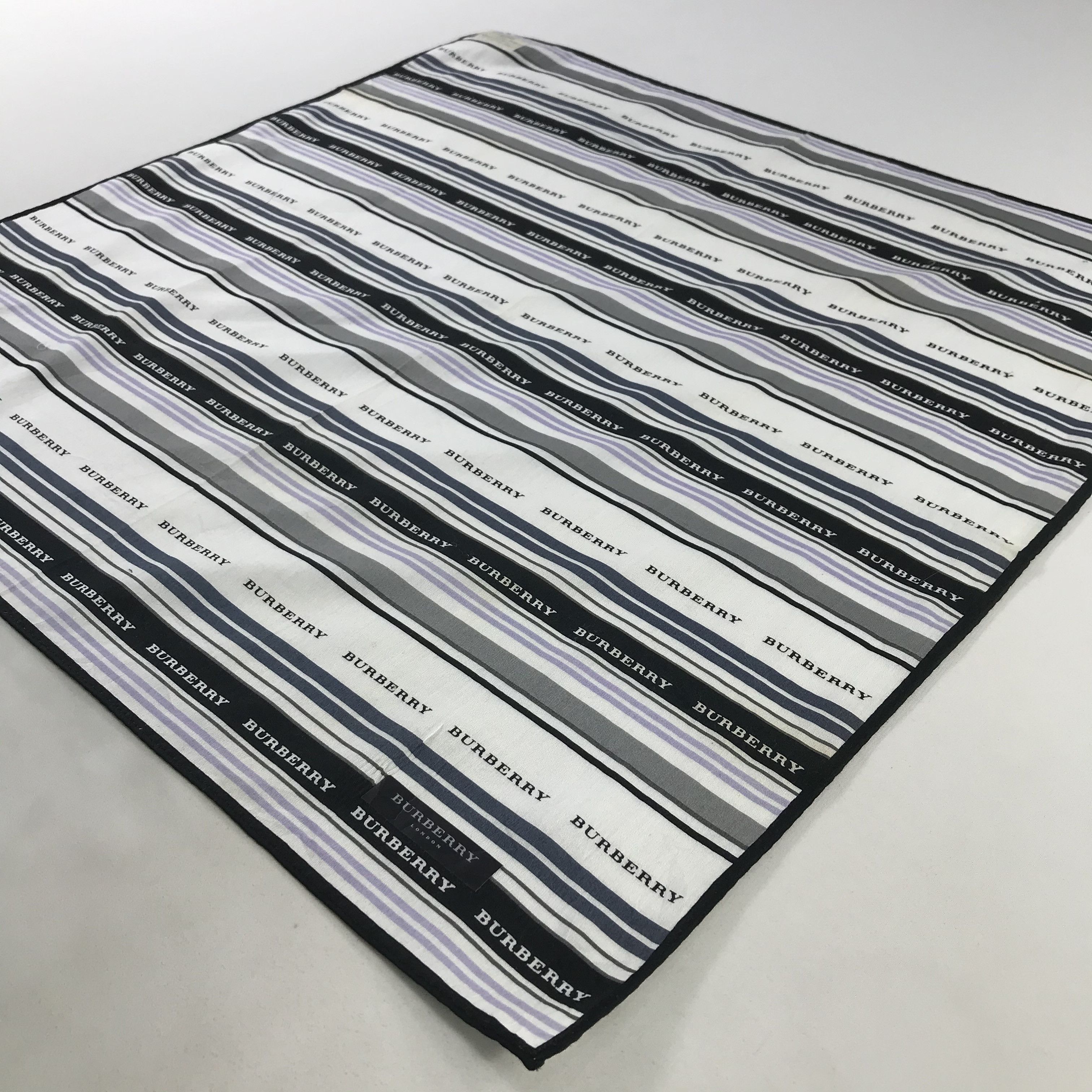 Burberry × Vintage Burberry Bandana / Handkerchief / Neckerchief - S1026 Size ONE SIZE - 2 Thumbnail