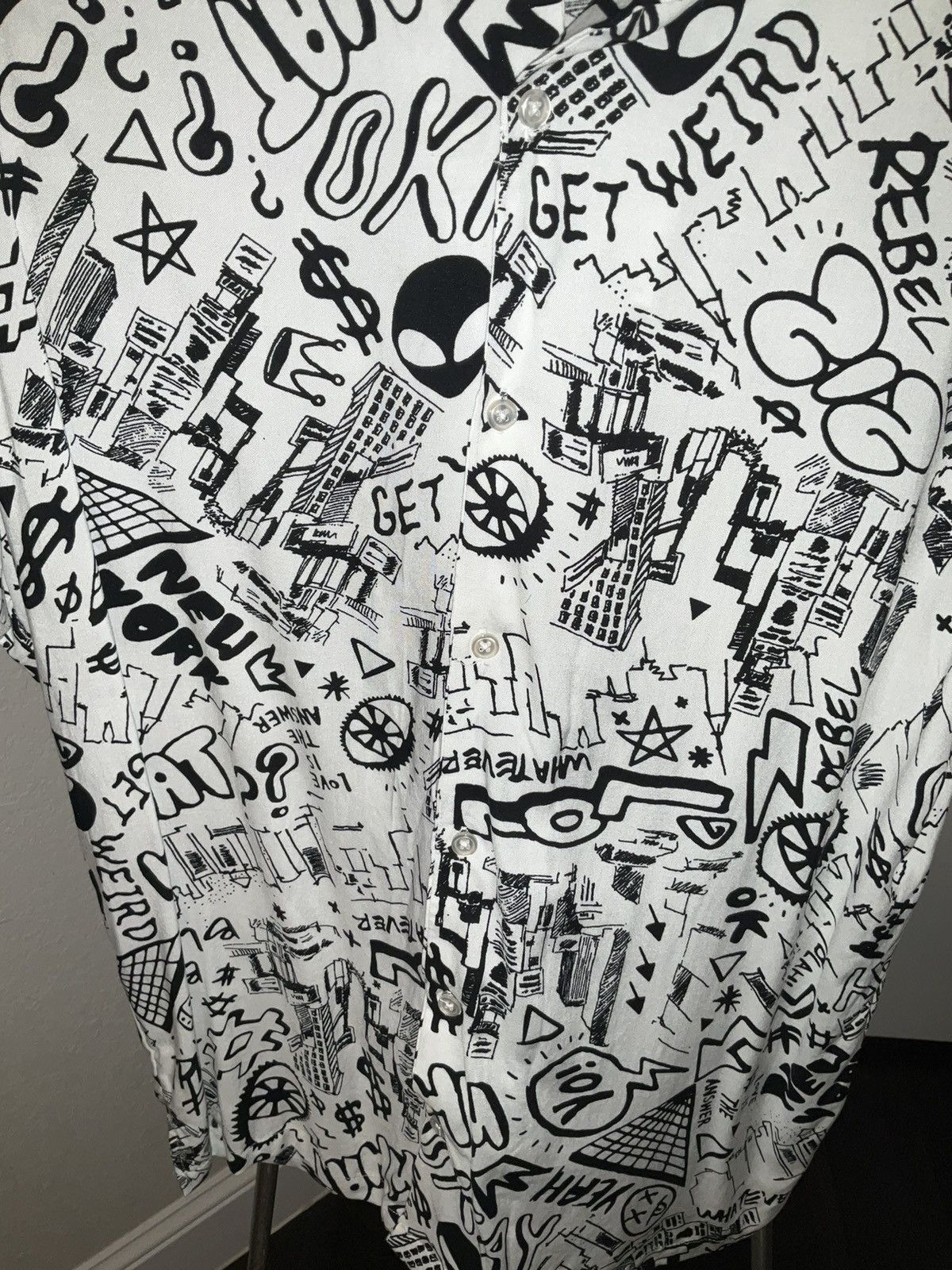 Japanese Brand × Other White Button Up Shirt with Graphics Size US L / EU 52-54 / 3 - 3 Thumbnail