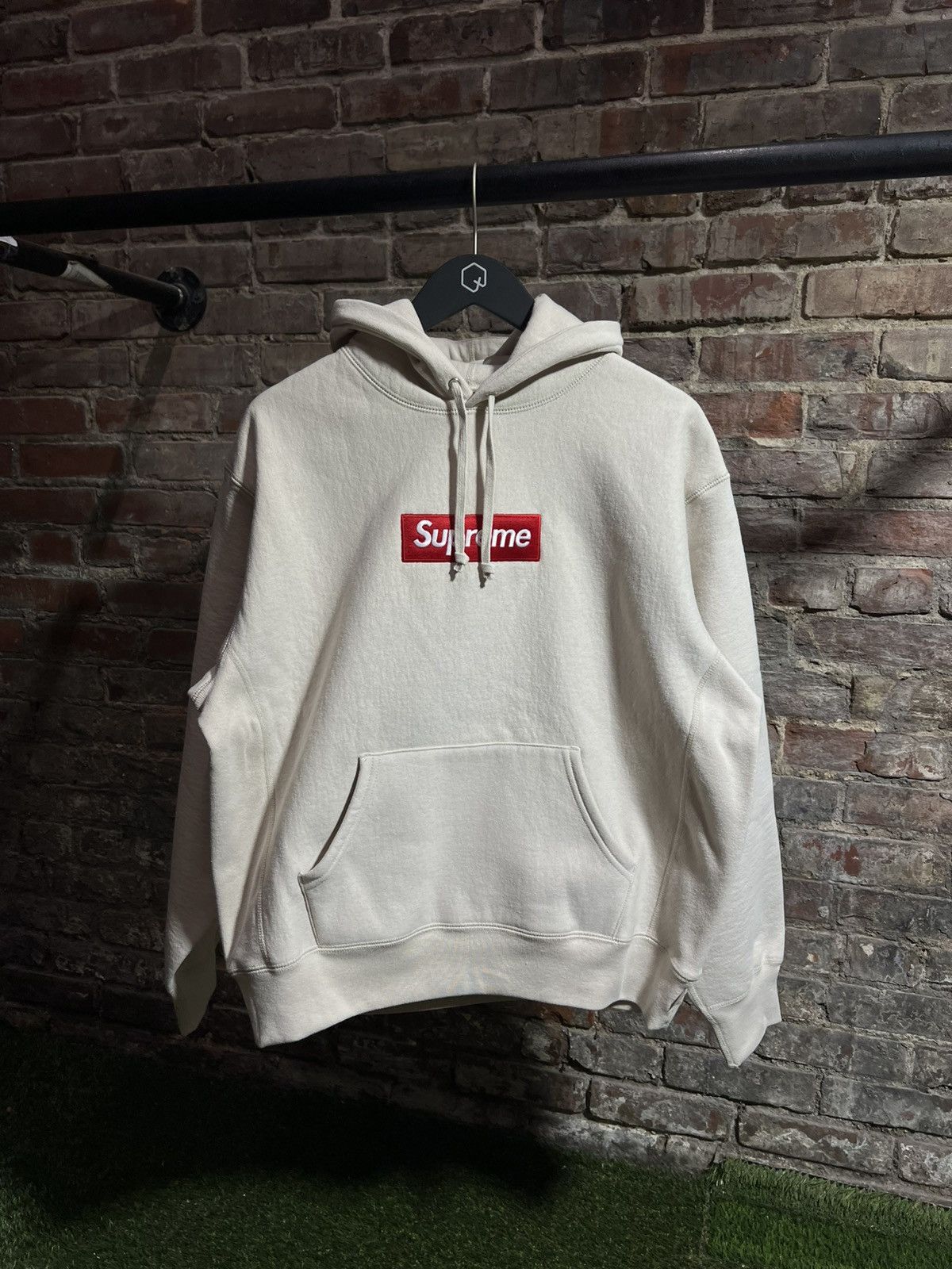 Supreme Supreme Cream Box Logo Hoodie Size US S / EU 44-46 / 1 - 1 Thumbnail