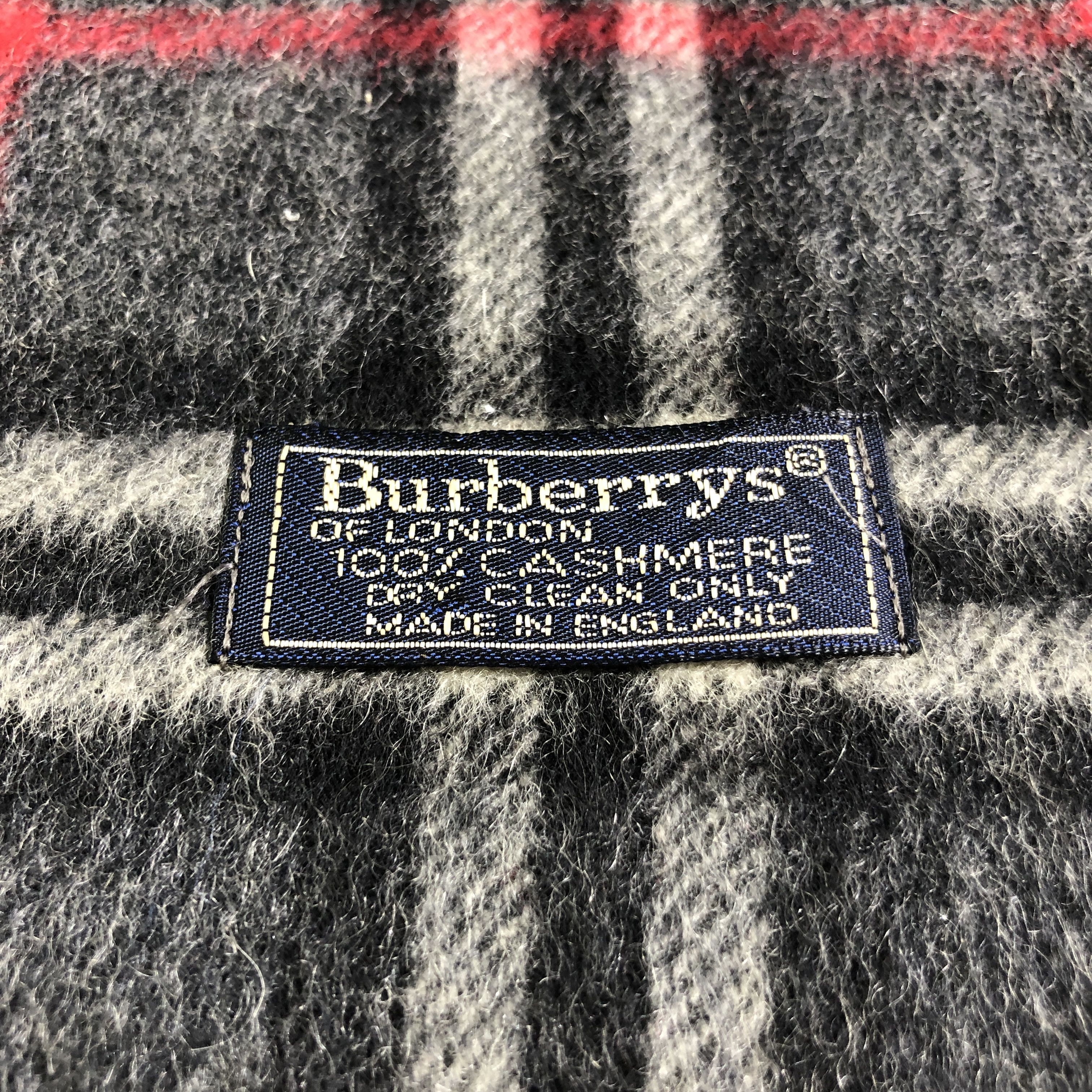Burberry Burberrys Nova Check Cashmere Scarf Muffler Neckwear V2673 Size ONE SIZE - 4 Thumbnail