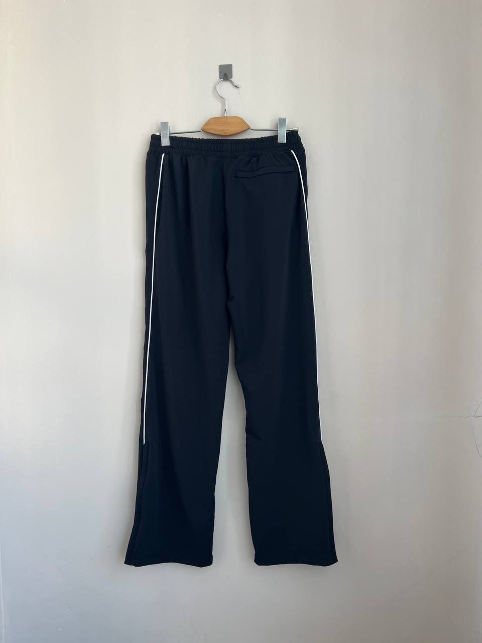 Under Armour Under Armour men's black tracksuit size M Size US M / EU 48-50 / 2 - 3 Thumbnail