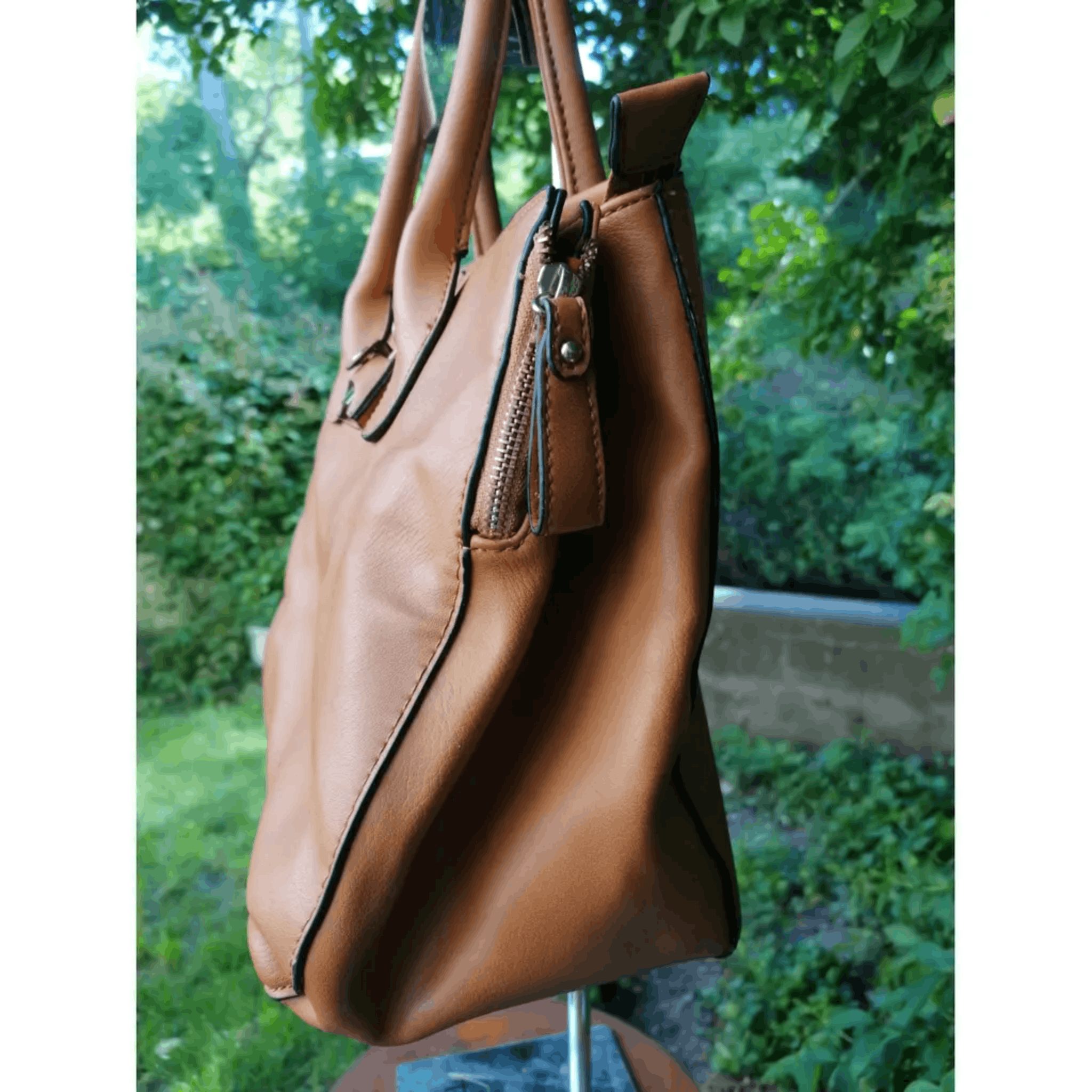 Other David Jones Tan Handbag – Structured Design, Used Condition Size ONE SIZE - 3 Thumbnail