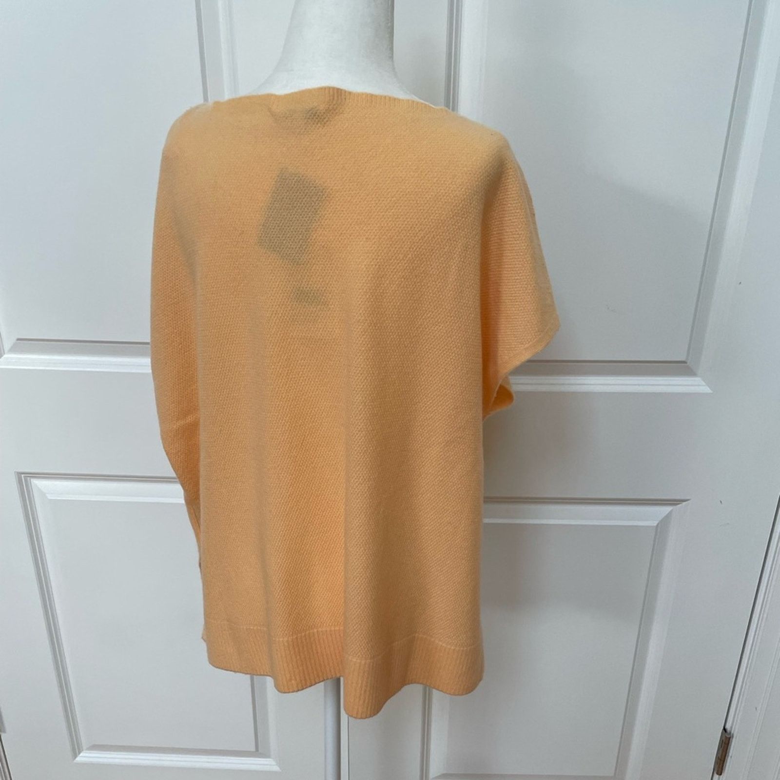Lafayette 148 Short Sleeve Cashmere Sweater from Lafayette 148 New York Size M / US 6-8 / IT 42-44 - 4 Thumbnail