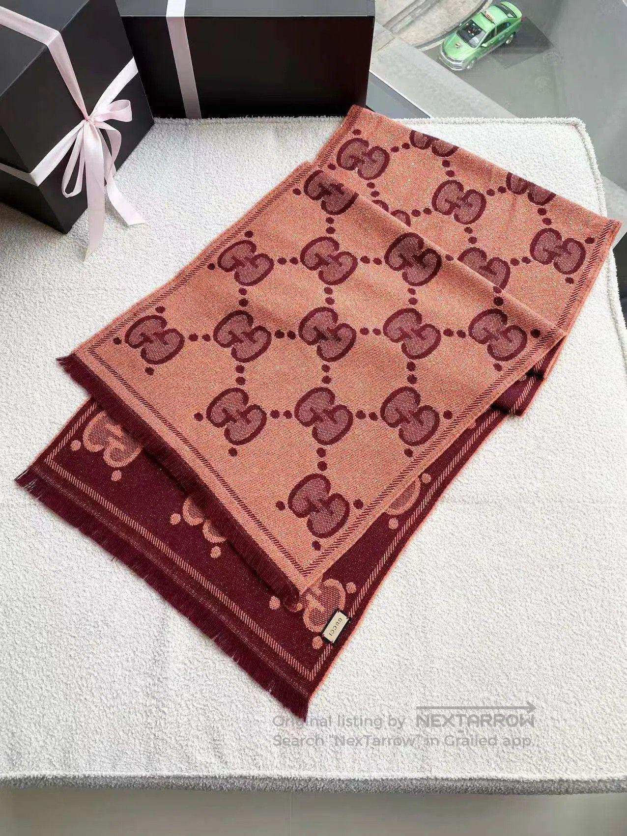Gucci Guicci The old flower is full of printed wool scarves| Size ONE SIZE - 1 Thumbnail
