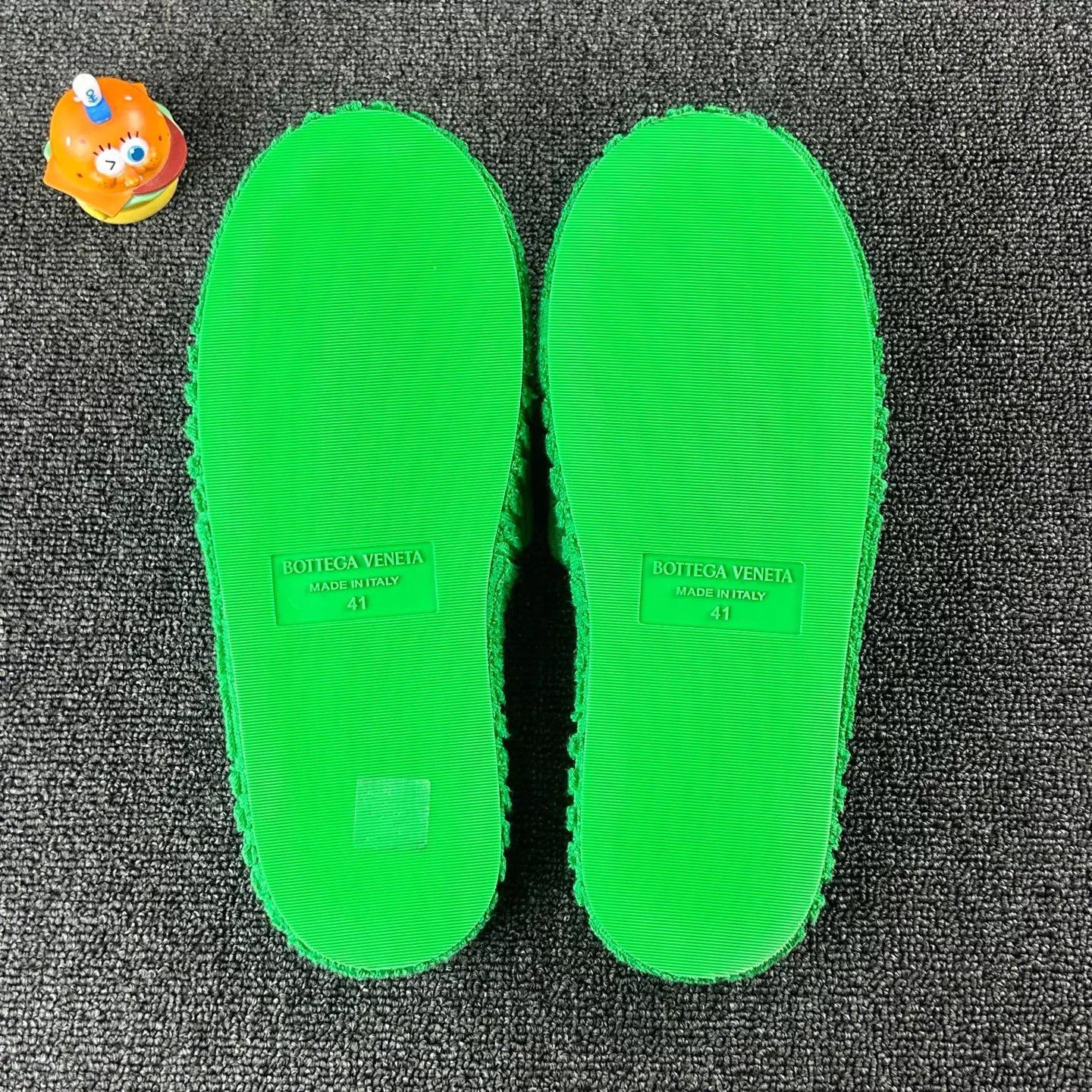 Bottega Veneta BV green fur slippers size 41 Size US 8 / EU 41 - 6 Thumbnail
