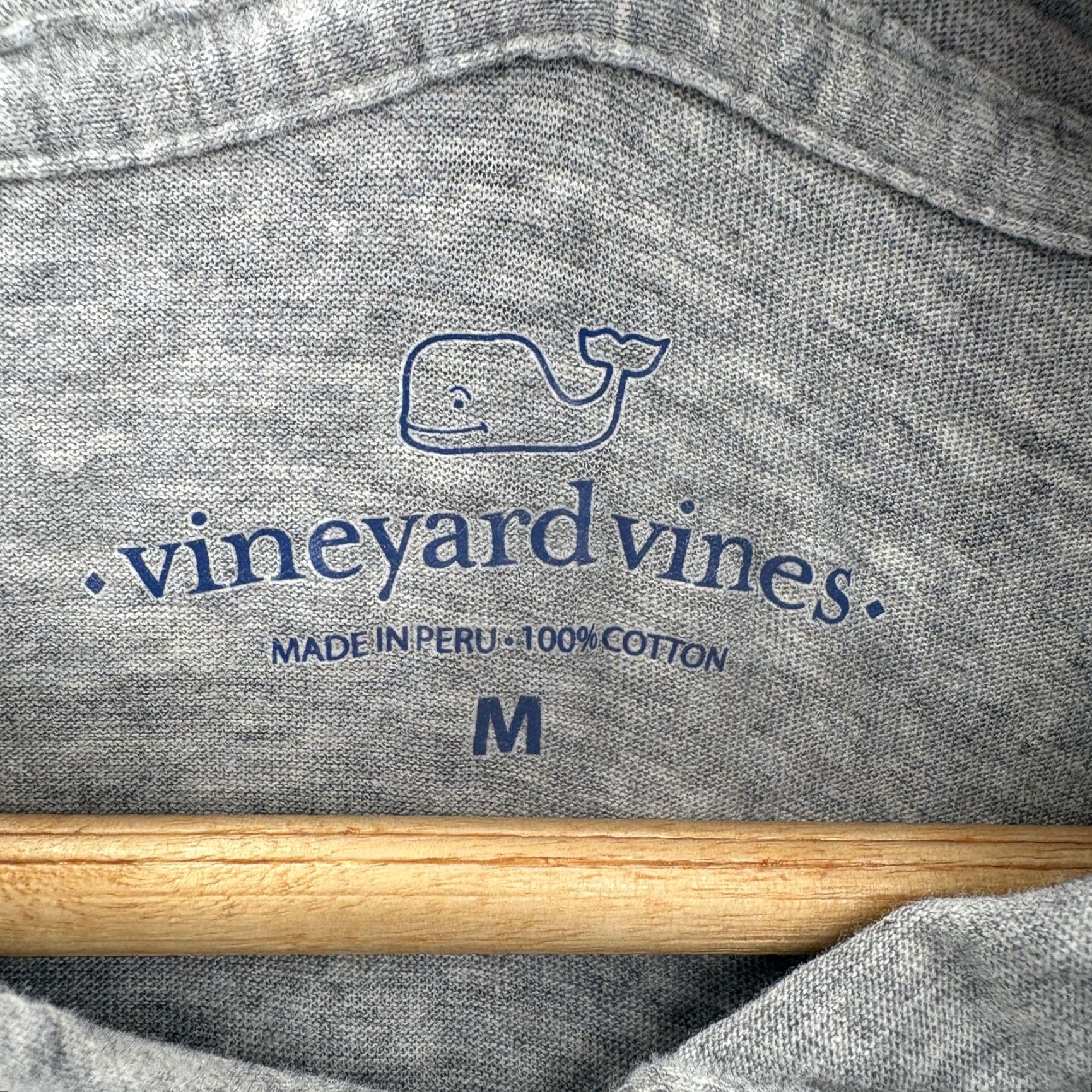 Vineyard Vines Vineyard Vines Shirt Mens Medium Gray Hooded Long Sleeve Whale Logo Pocket Tee Size US M / EU 48-50 / 2 - 4 Thumbnail