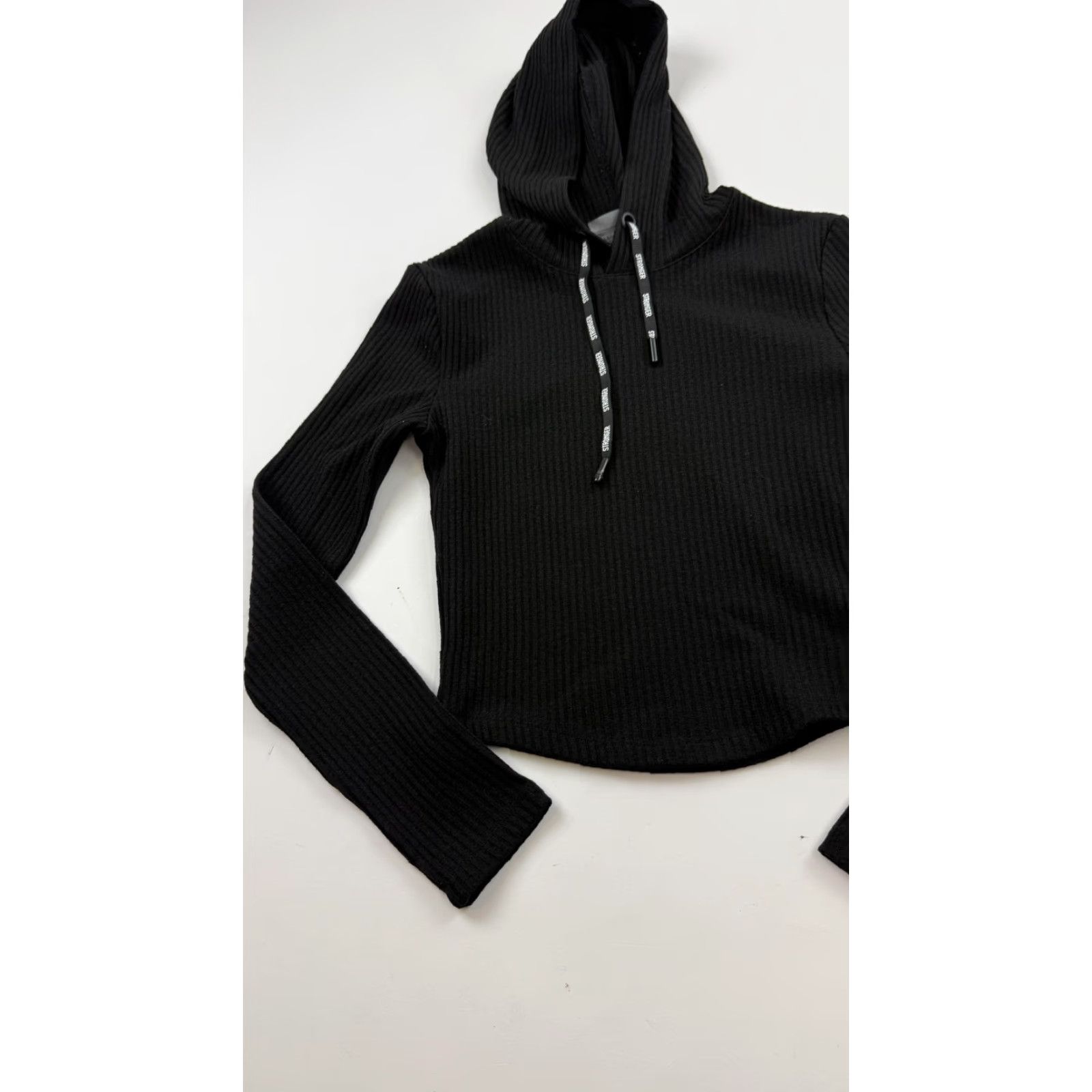 Vintage VINTAGE? No. Stronger Hoodie Womens Small Black Ribbed Knit Cropped Long Sleeve Pullover Size S / US 4 / IT 40 - 3 Thumbnail