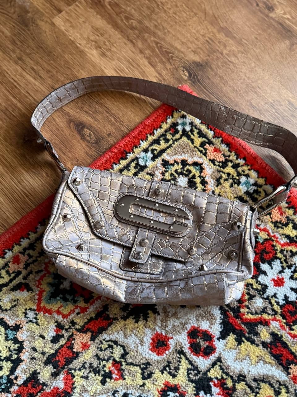 Guess Guess Y2K Avant-Garde Streetwear Archive Japan Clutch Bag Size ONE SIZE - 3 Thumbnail