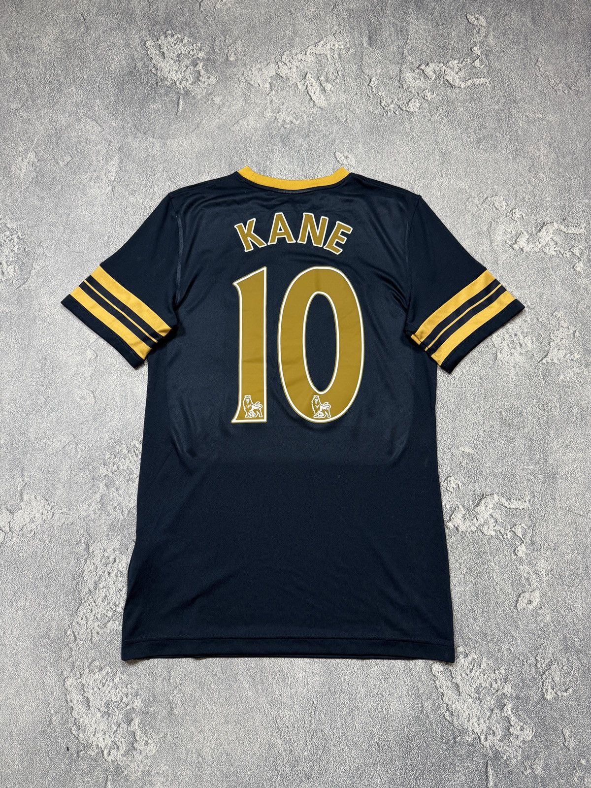 Nike Under Urmour Tottenham 10 KANE jersey t shirt tee Size US S / EU 44-46 / 1 - 2 Thumbnail