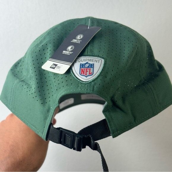 NFL NWT NEW ERA GREEN BAY PACKERS NFL LASER CUT MESH TRAINING CO Size ONE SIZE - 5 Thumbnail