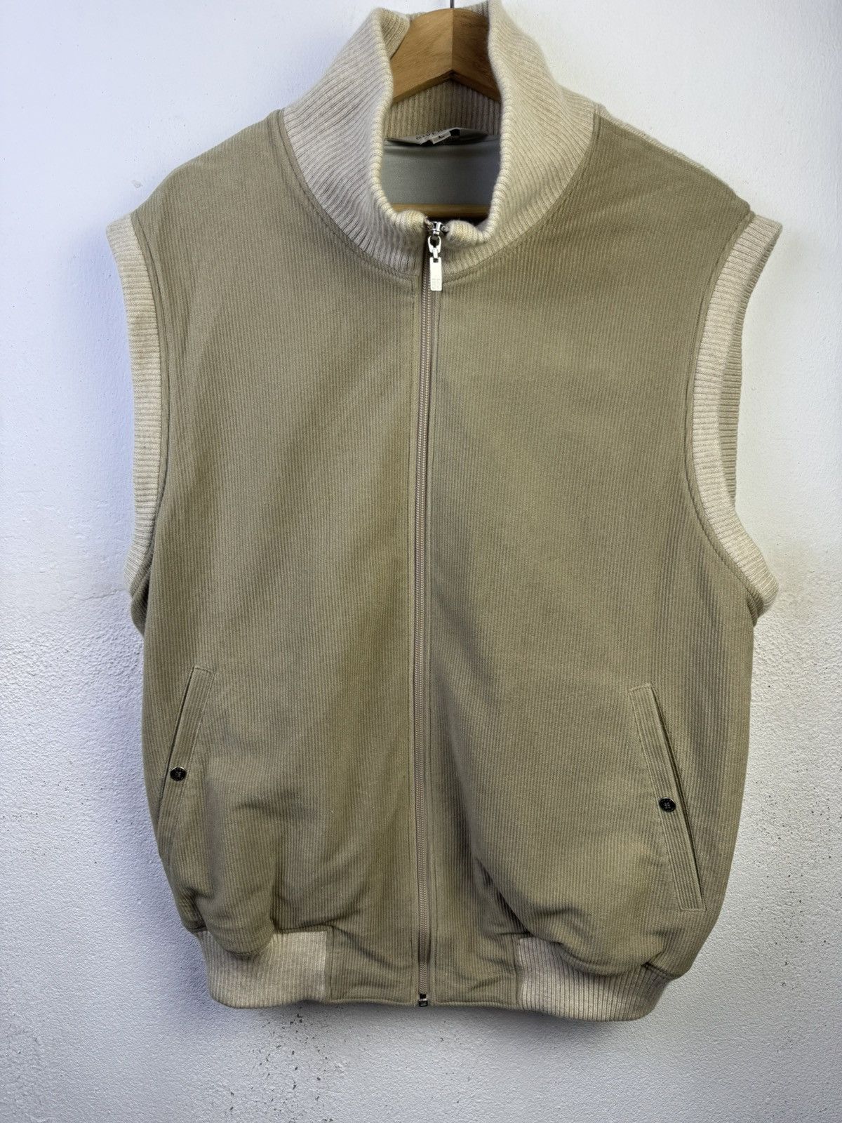 Givenchy Vintage Givenchy Sweater Sleeveless Jacket Size US L / EU 52-54 / 3 - 1 Thumbnail