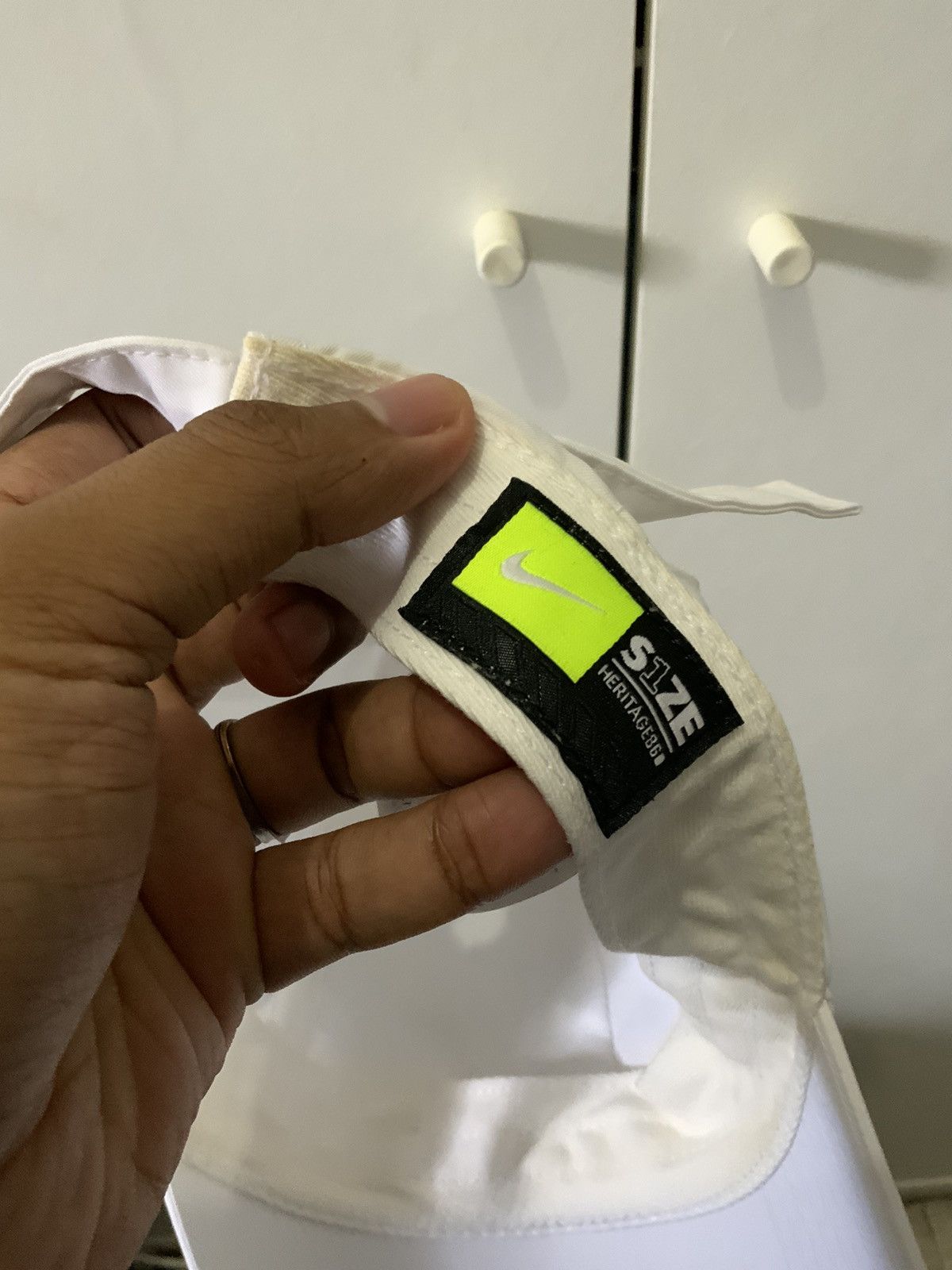 Nike Nike Small Swoosh Logo White Hat Size ONE SIZE - 12 Thumbnail