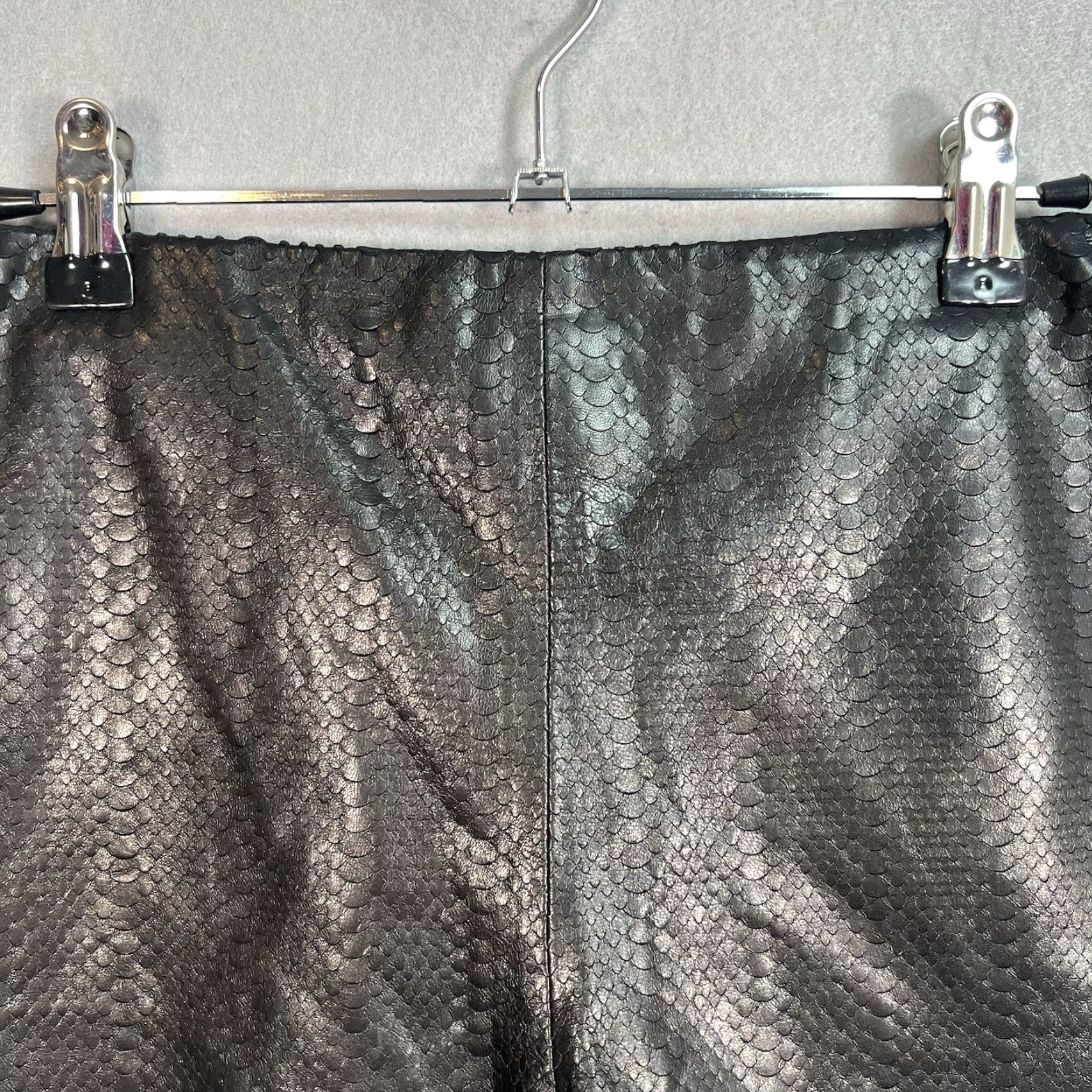 J Brand J Brand Leather Shorts Black Size 6 Women's Size 28" / US 6 / IT 42 - 2 Thumbnail