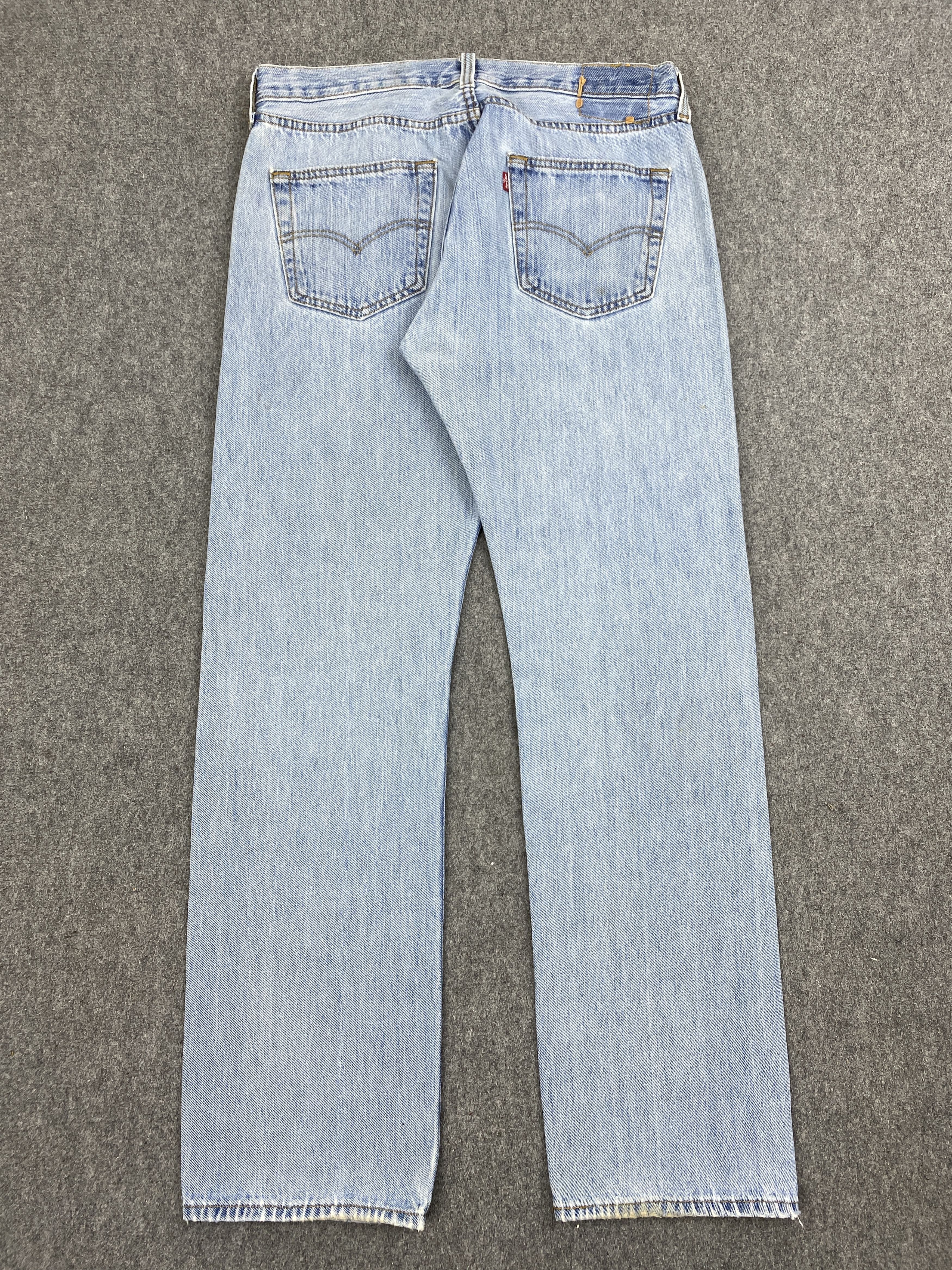 Levi's × Vintage Light Blue Vintage Levis 501 Jeans Size US 35 - 3 Thumbnail