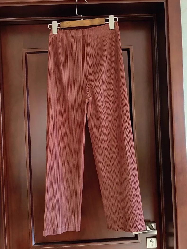 Issey Miyake Issey Miyake size:3 Angolan red pleated straight-leg pants Size 22" - 6 Thumbnail