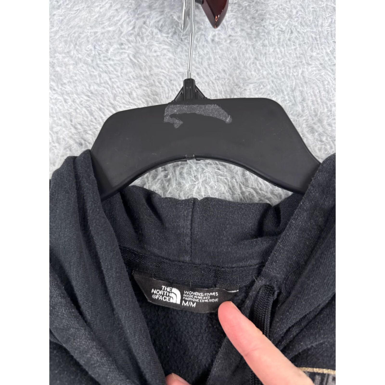 The North Face The North Face Hoodie Women Medium Black Pullover Sweater Floral Logo Pocket Cotton Blend Size M / US 6-8 / IT 42-44 - 7 Thumbnail