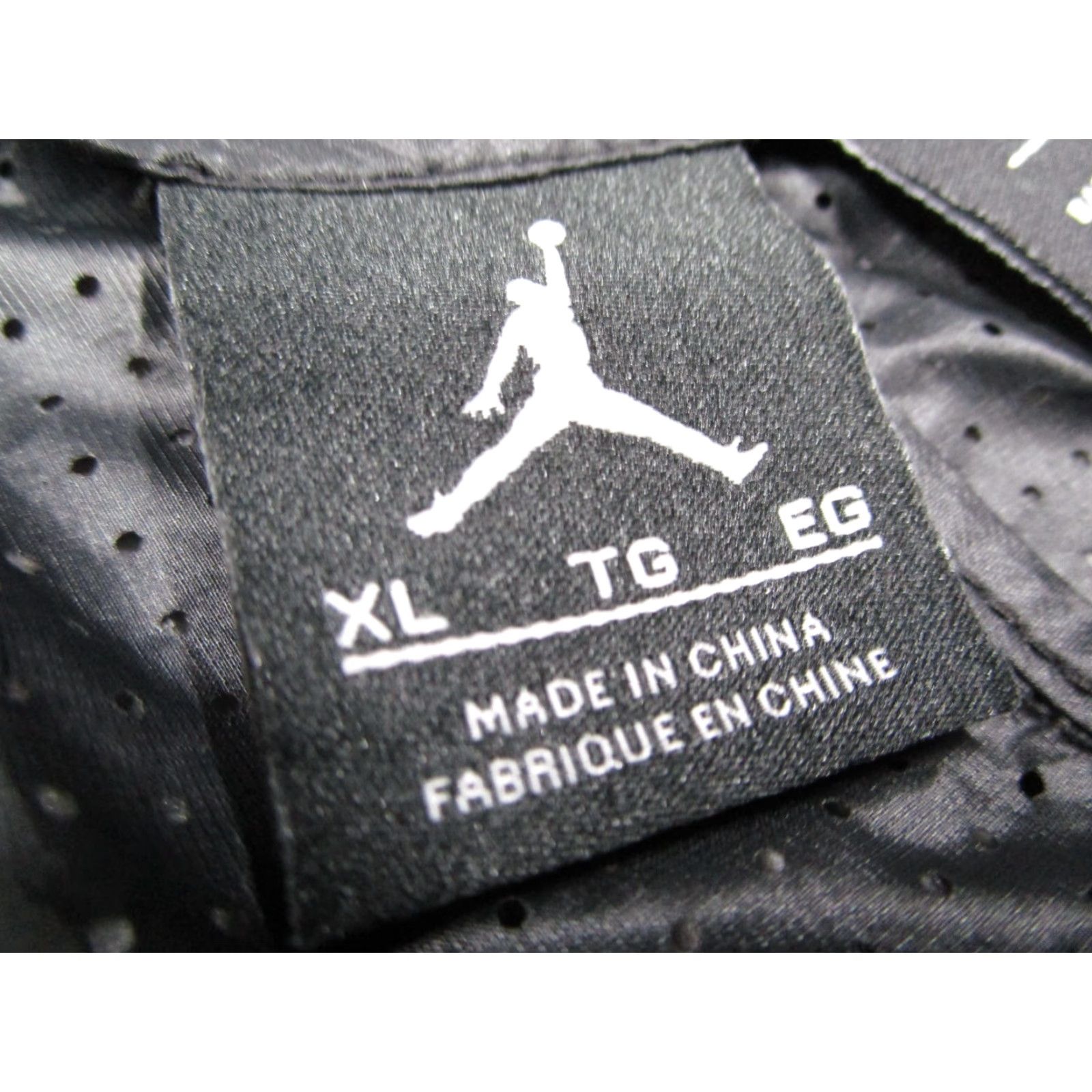 Nike VINTAGE Nike Air Jordan Windbreaker Jacket Men XL Black Casual Sports 90s Size US XL / EU 56 / 4 - 2 Thumbnail
