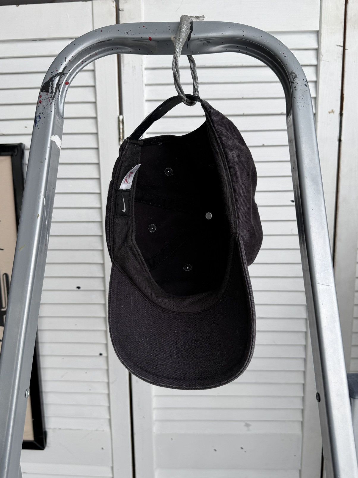 Nike Vintage Nike Faded Black Swoosh Cap Deep Fit Size ONE SIZE - 7 Thumbnail