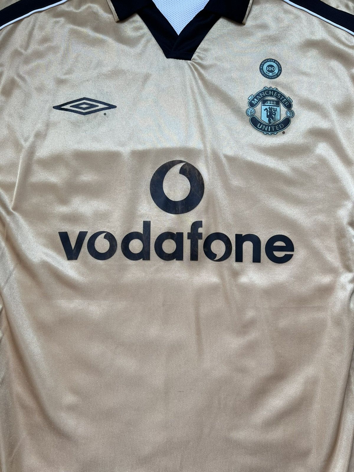 Umbro Manchester United 2000/01 Away Kit Reversible Size US L / EU 52-54 / 3 - 10 Thumbnail
