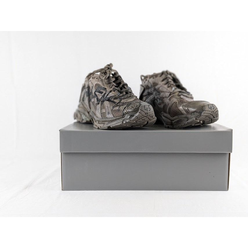 Balenciaga o1rshd1 Monocolor Graffiti Mesh Runner in Dark Taupe/Black Size US 12 / EU 45 - 8 Thumbnail